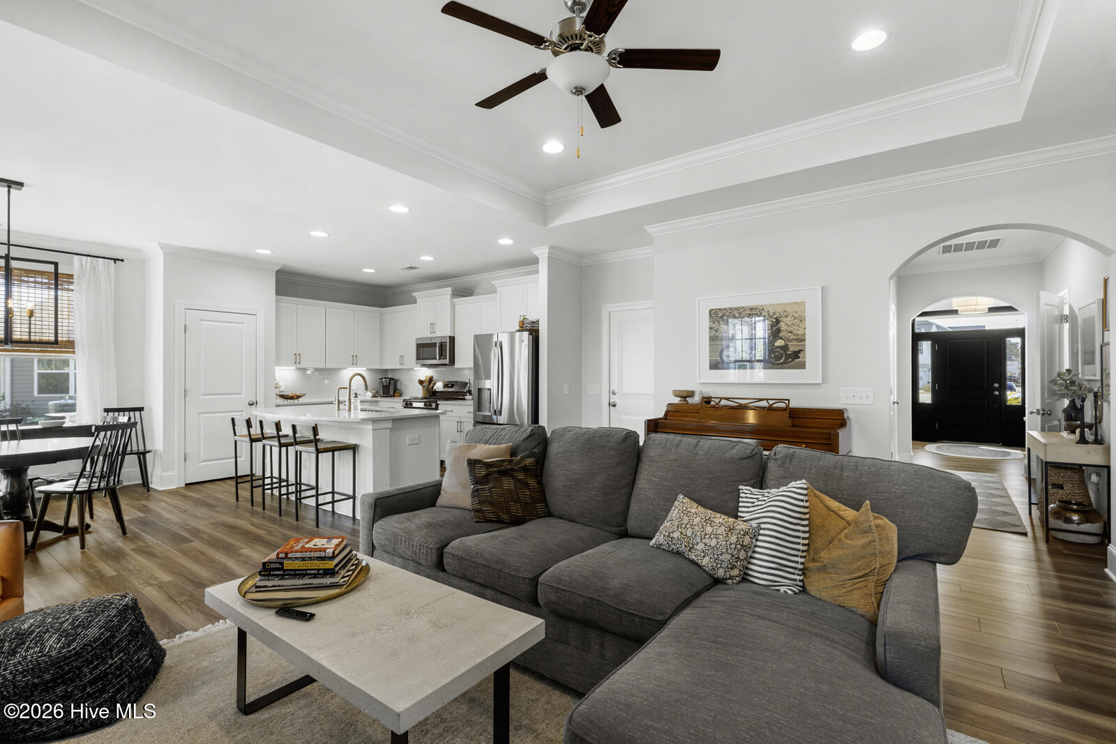 100562165 | Photo 12