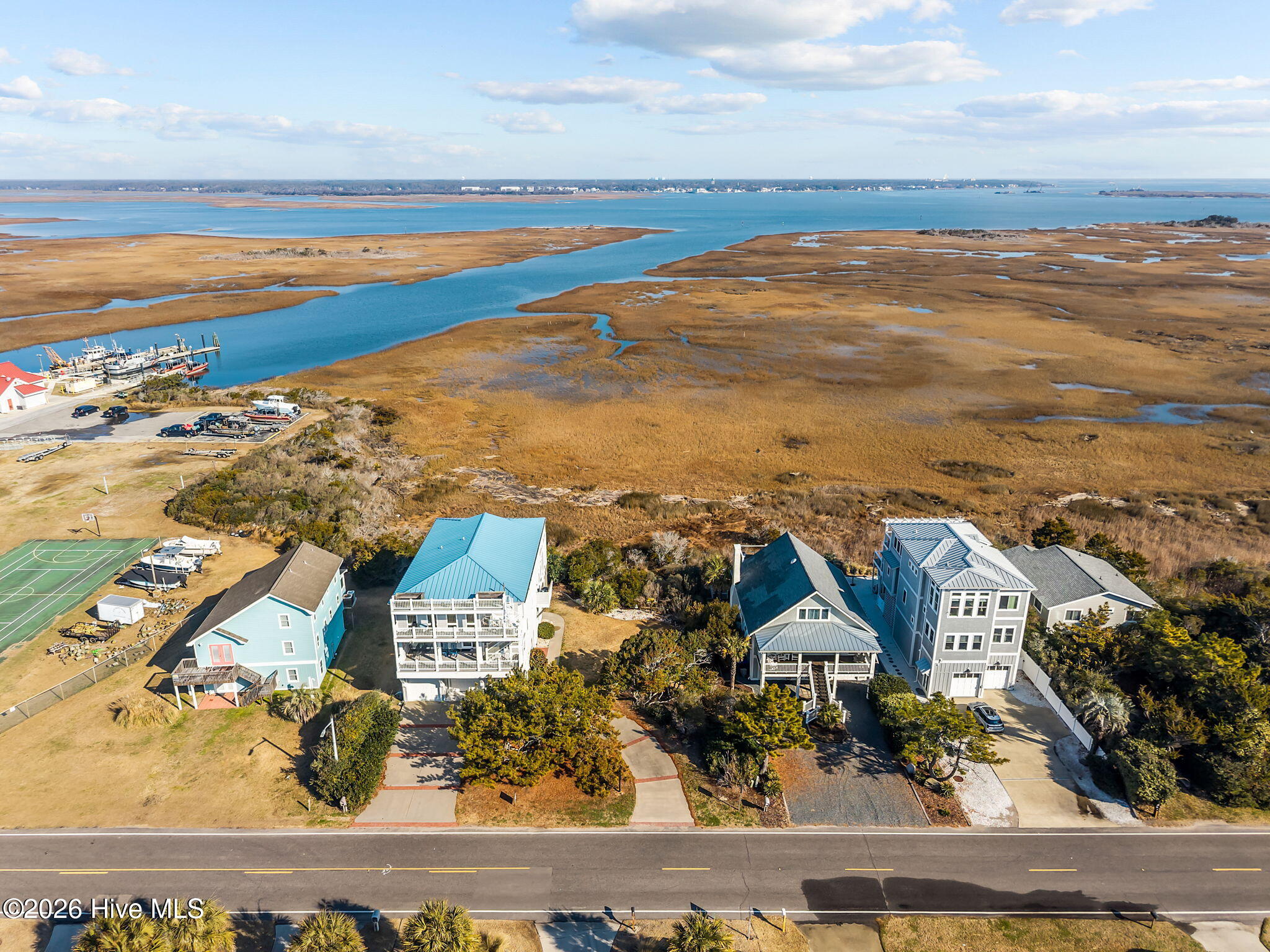 100550406 | Photo 42