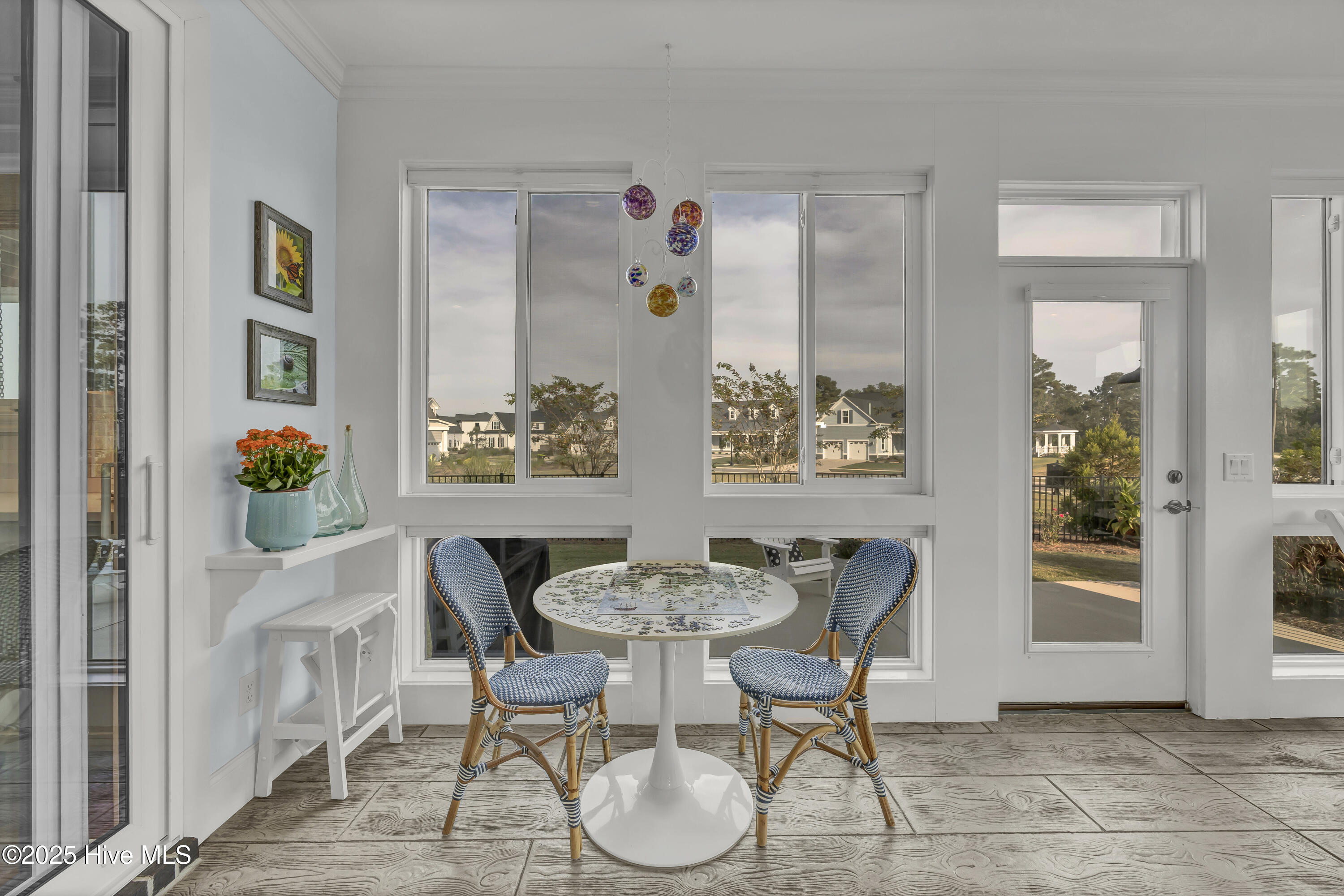 100557399 | Photo 30