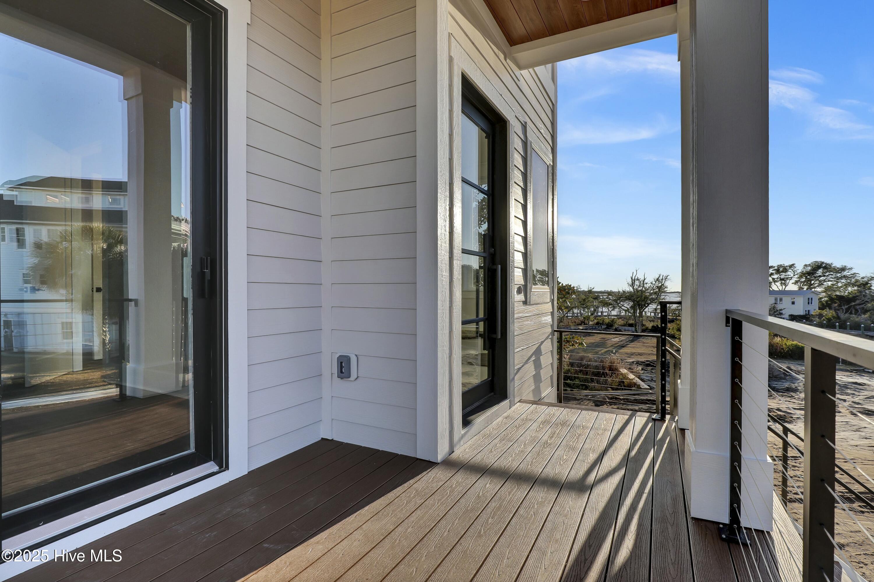 100544743 | Photo 38