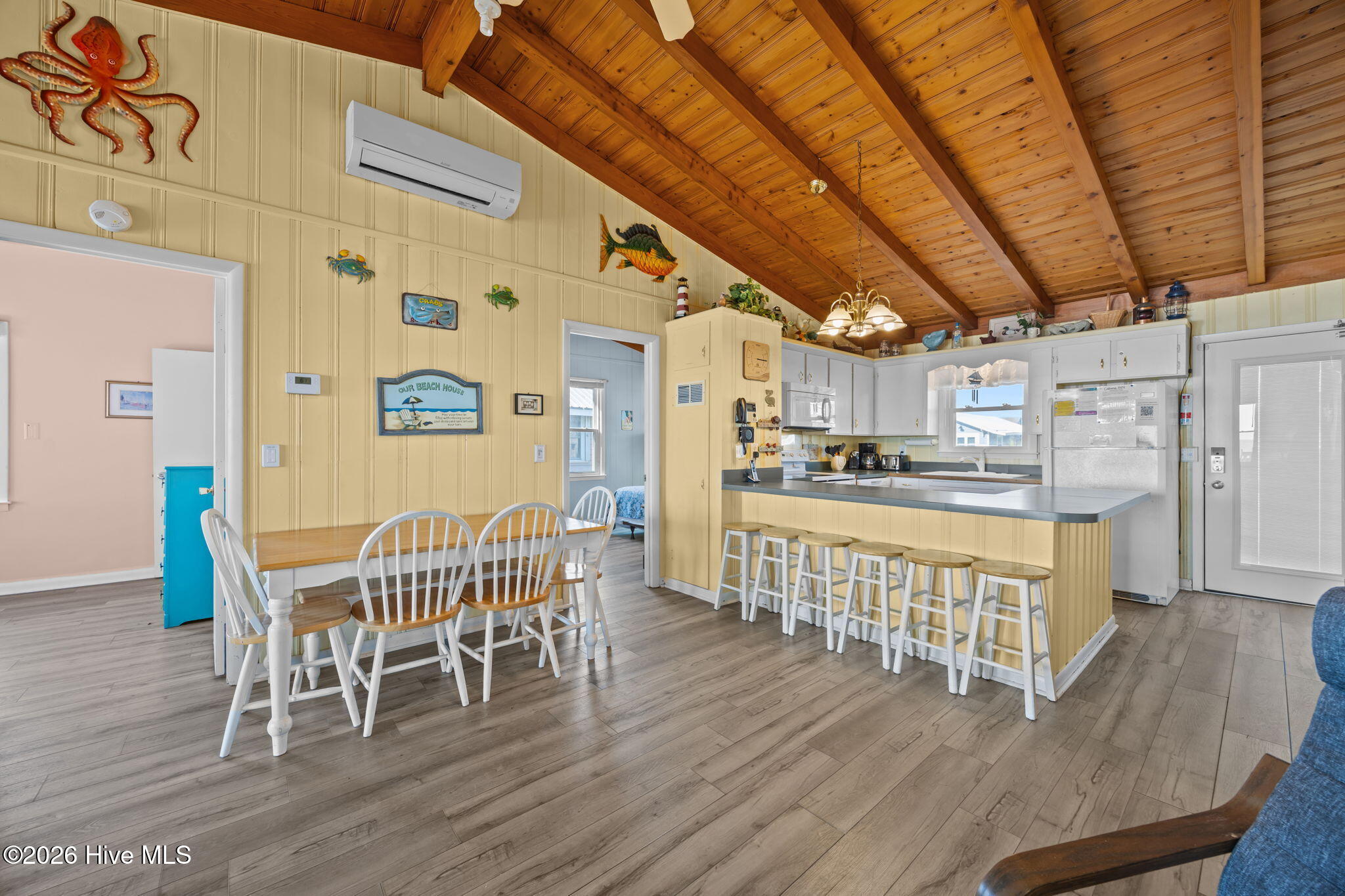 100550375 | Photo 13