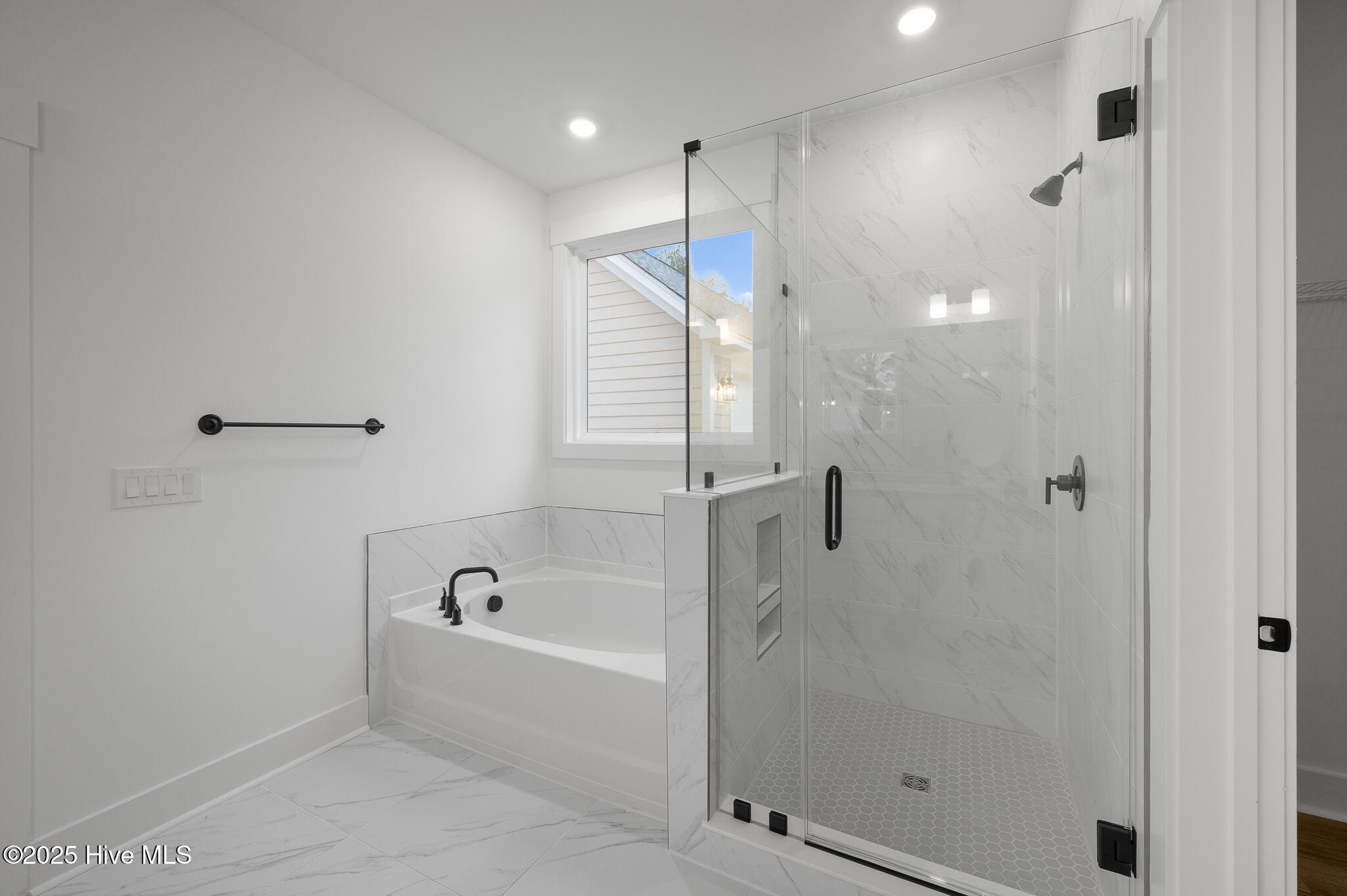 100507384 | Photo 25