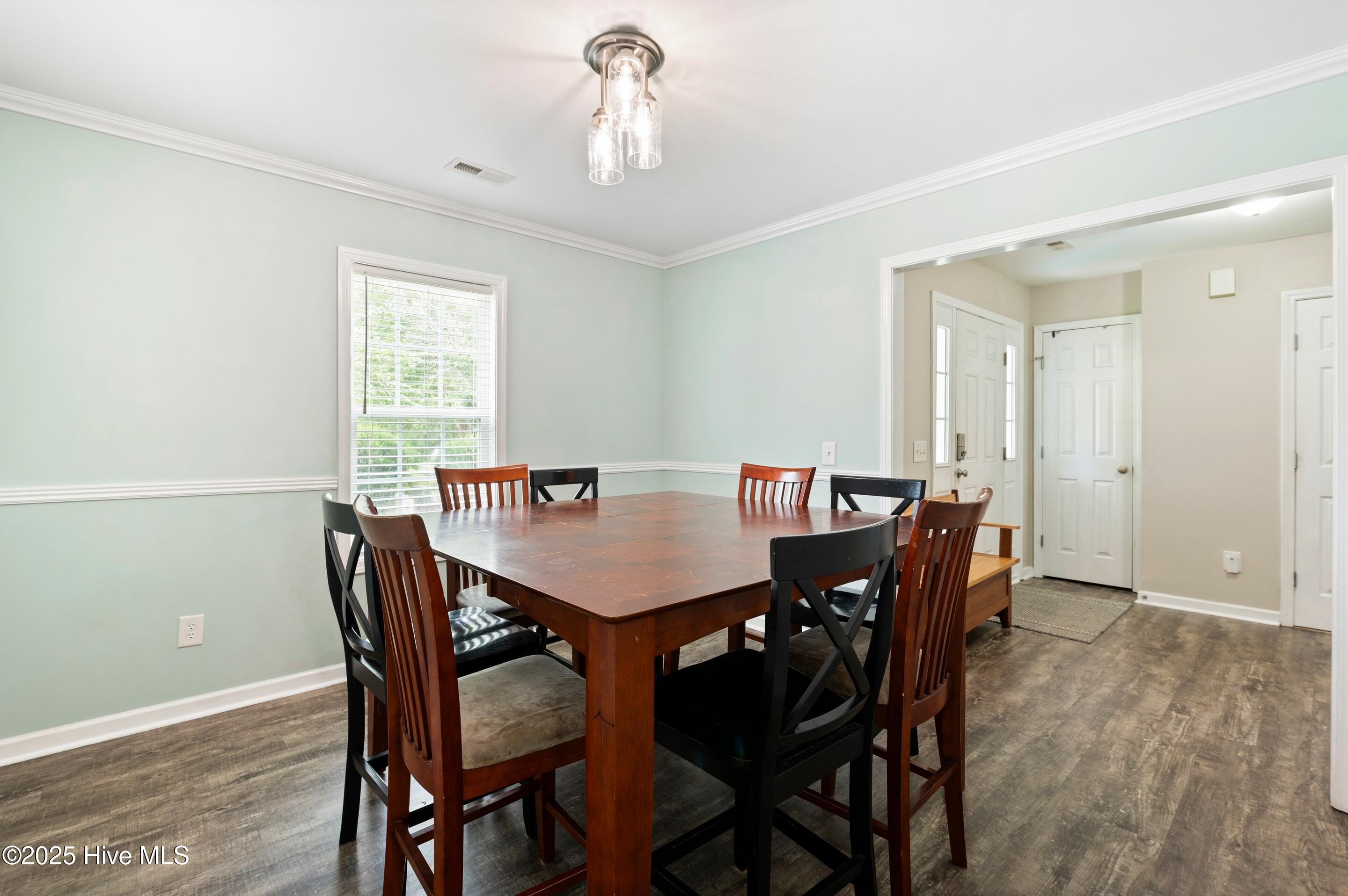 100523069 | Photo 15