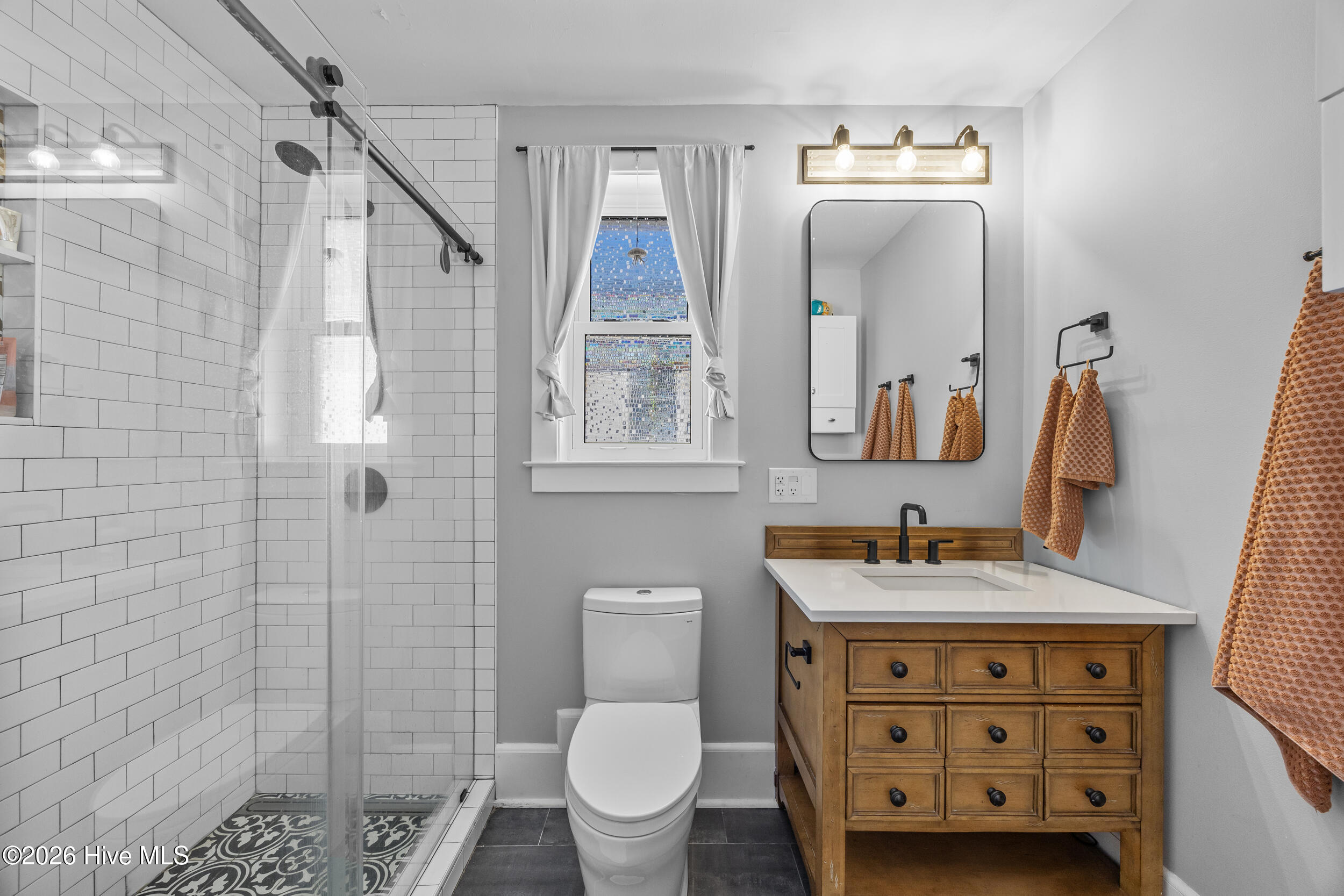 100552854 | Photo 17