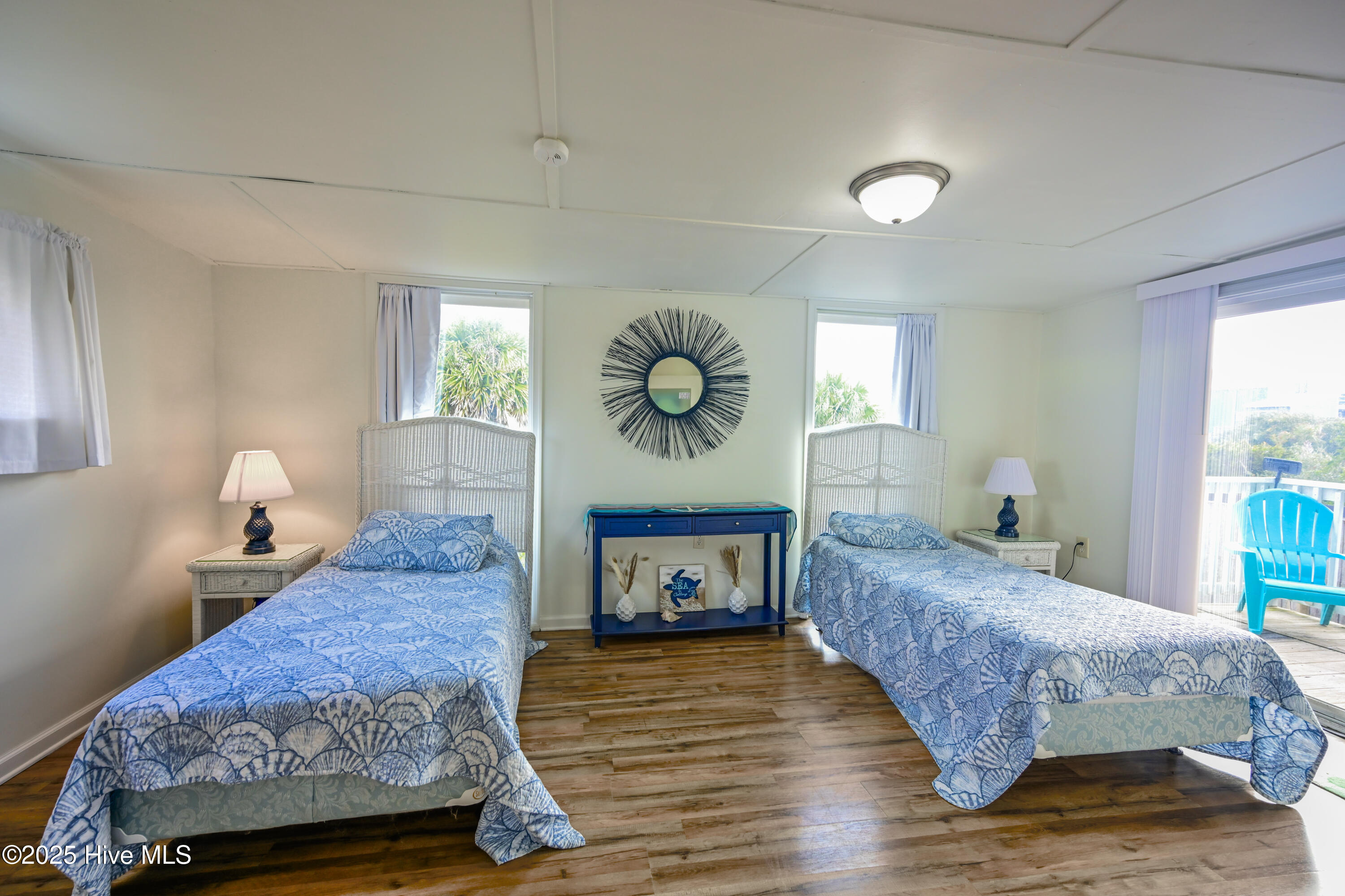 100495129 | Photo 24