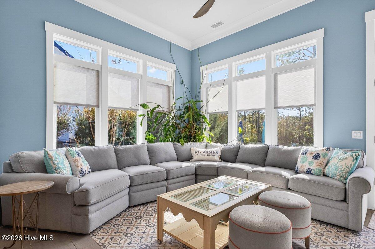 100546549 | Photo 10