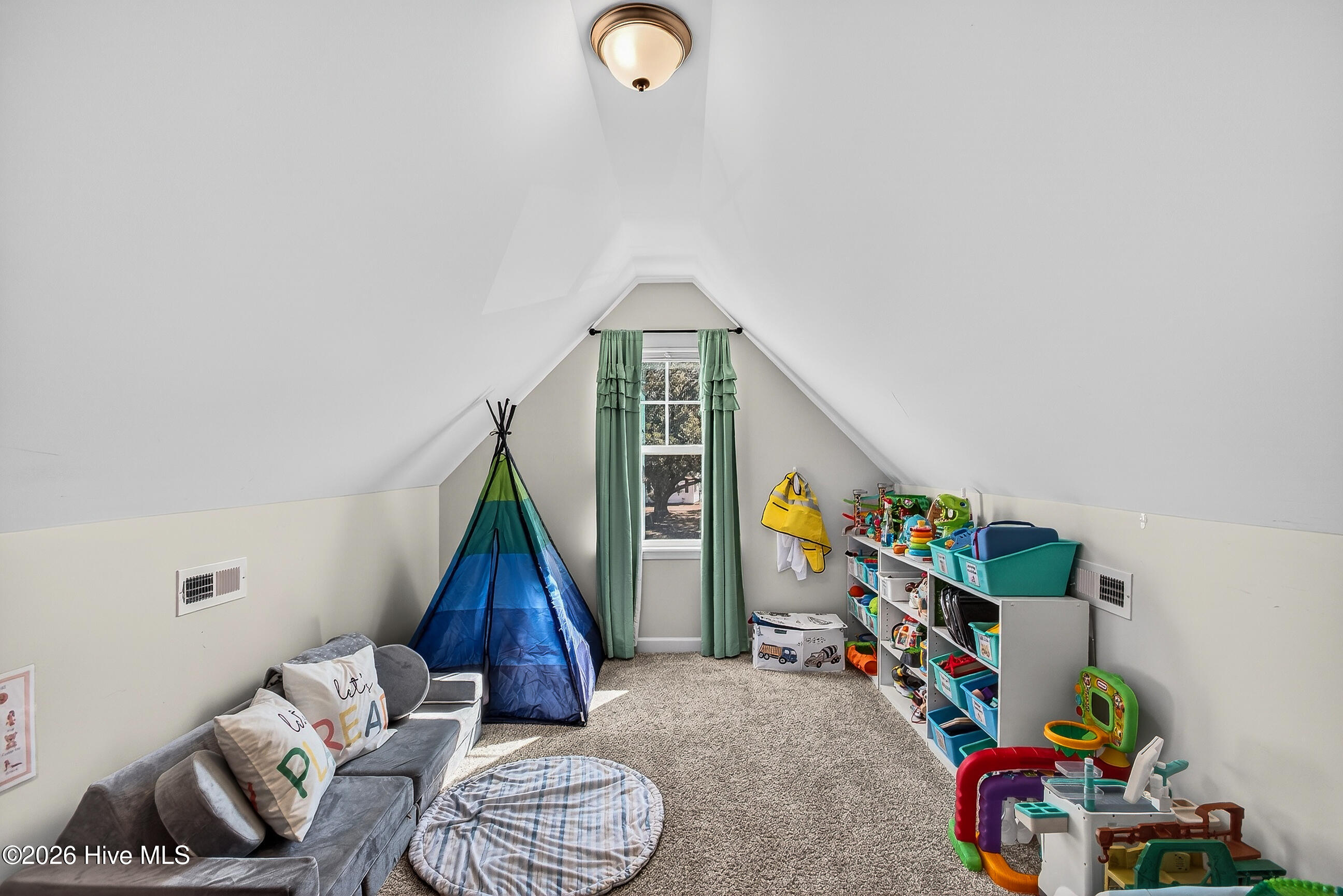 100558080 | Photo 21