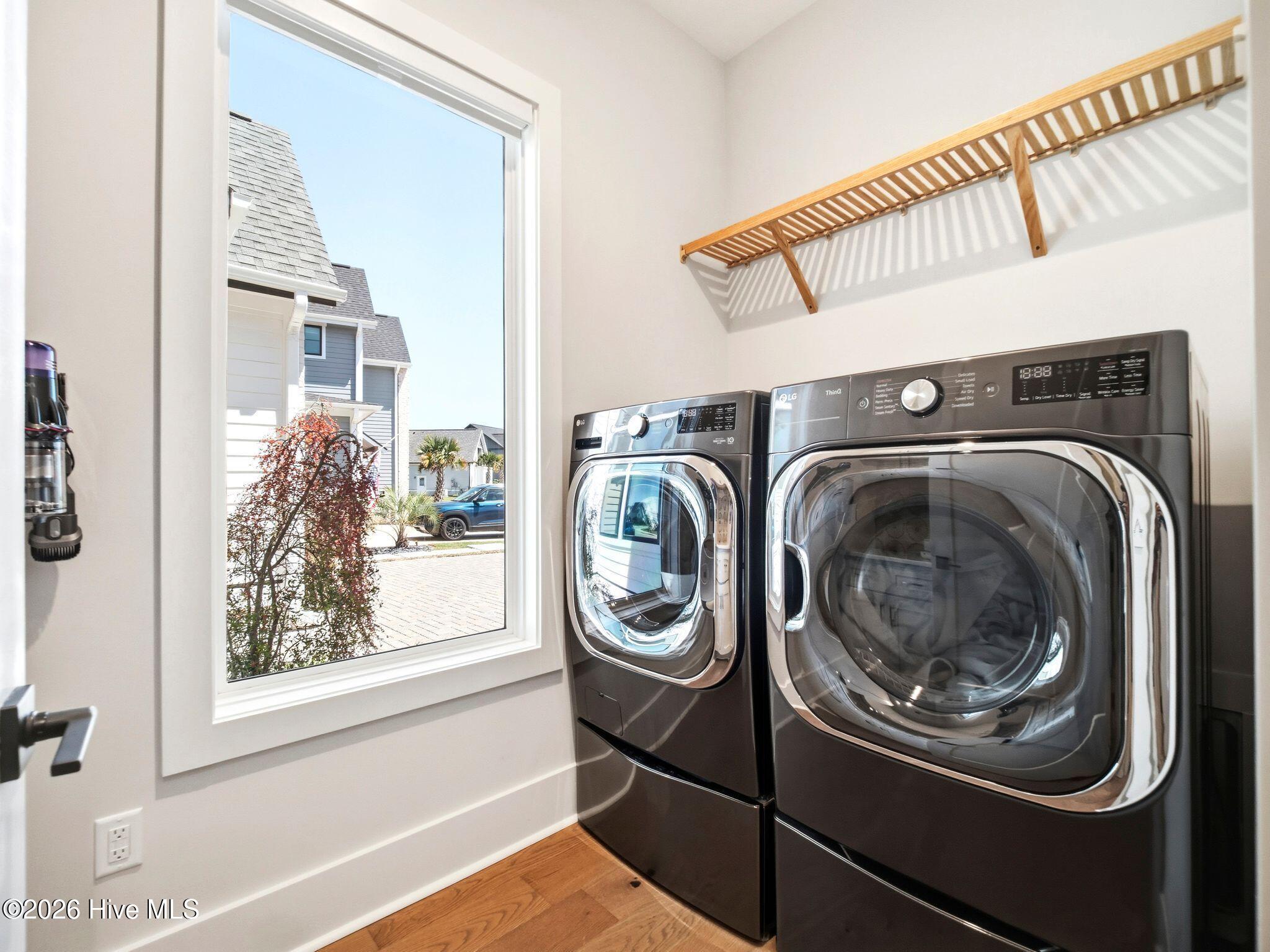 100569019 | Photo 42