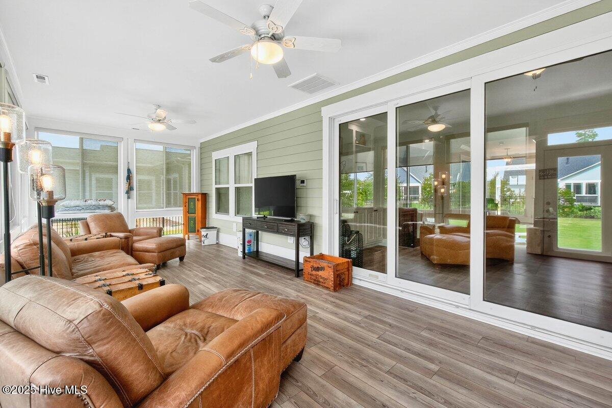 100524636 | Photo 14