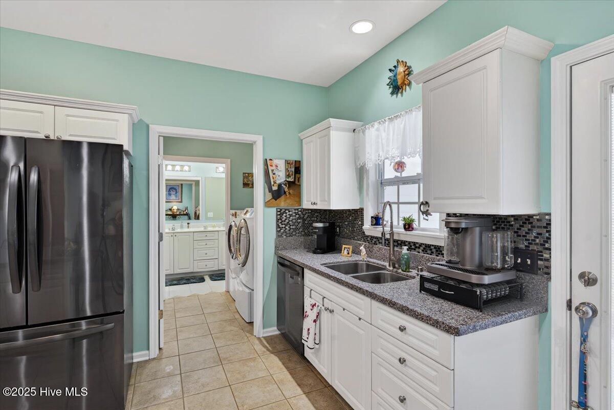 100514945 | Photo 18