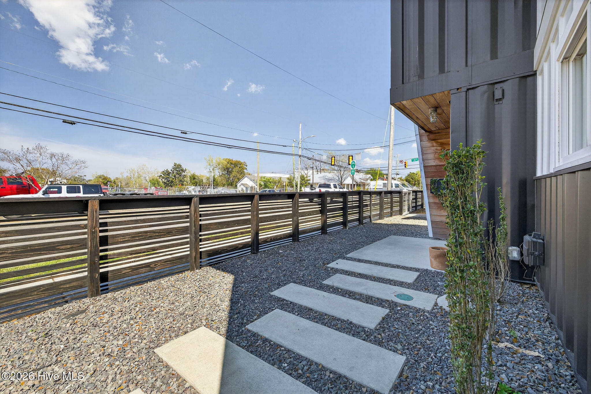 100563614 | Photo 35