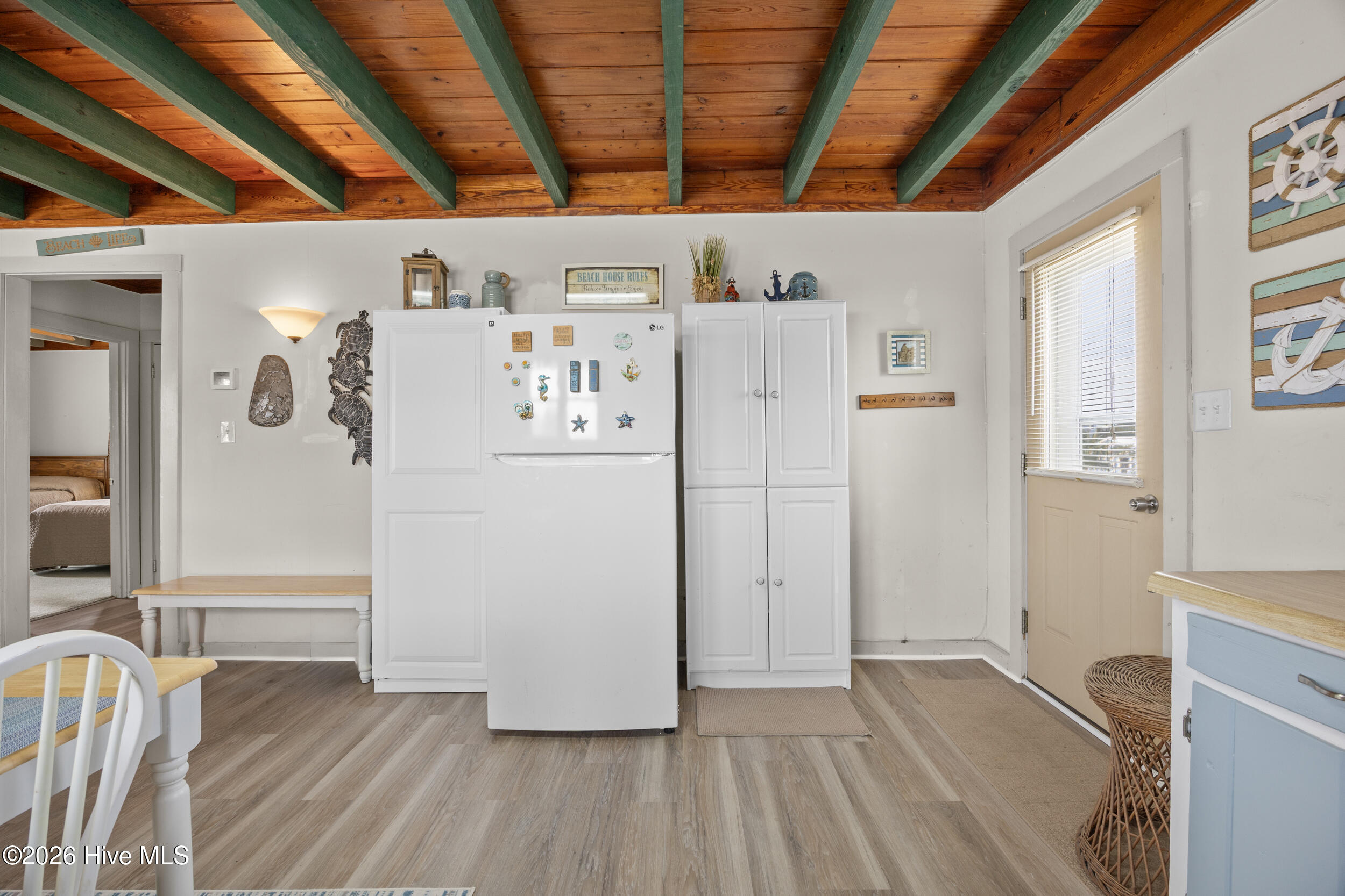 100563115 | Photo 35