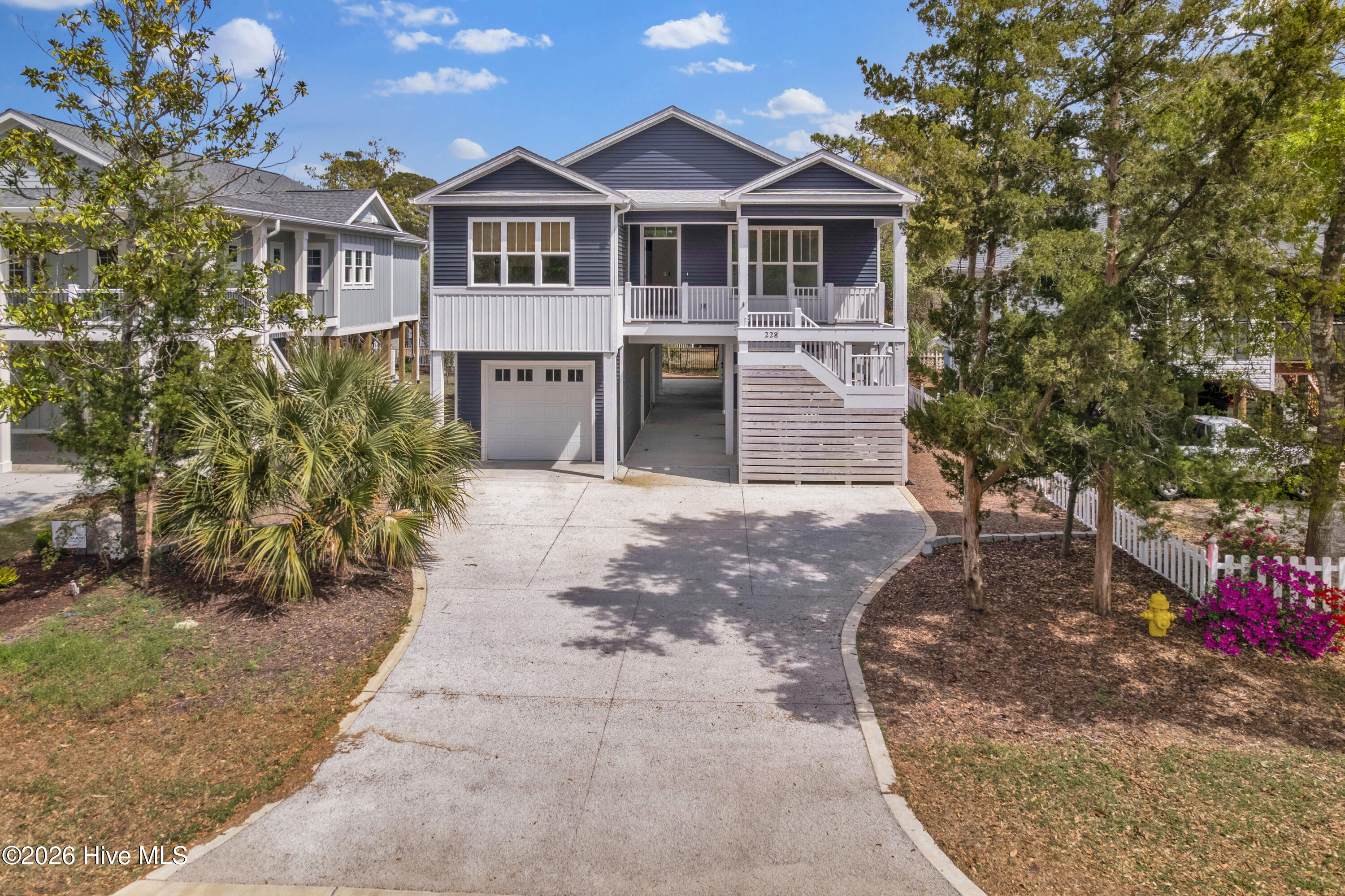 100565490 | Photo 45