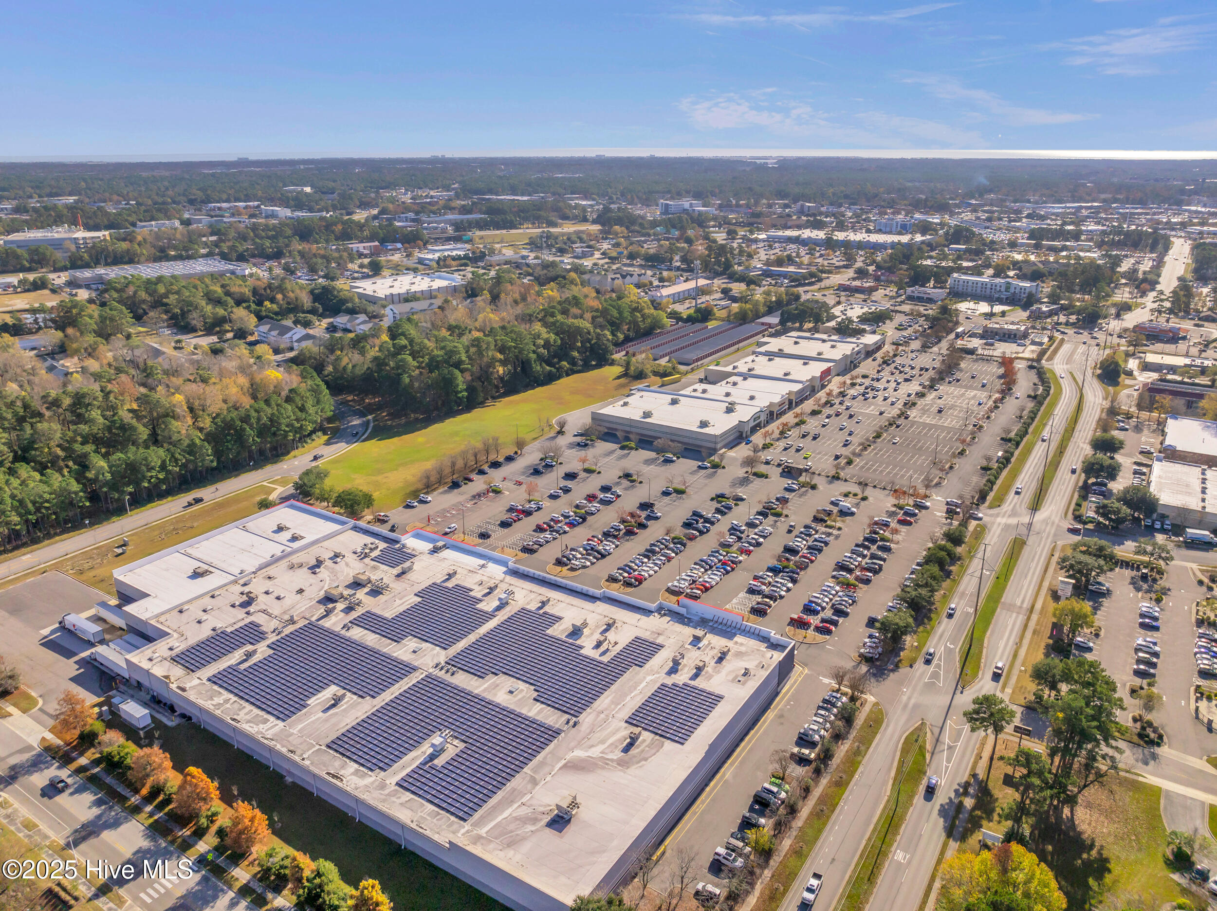 100543568 | Photo 36