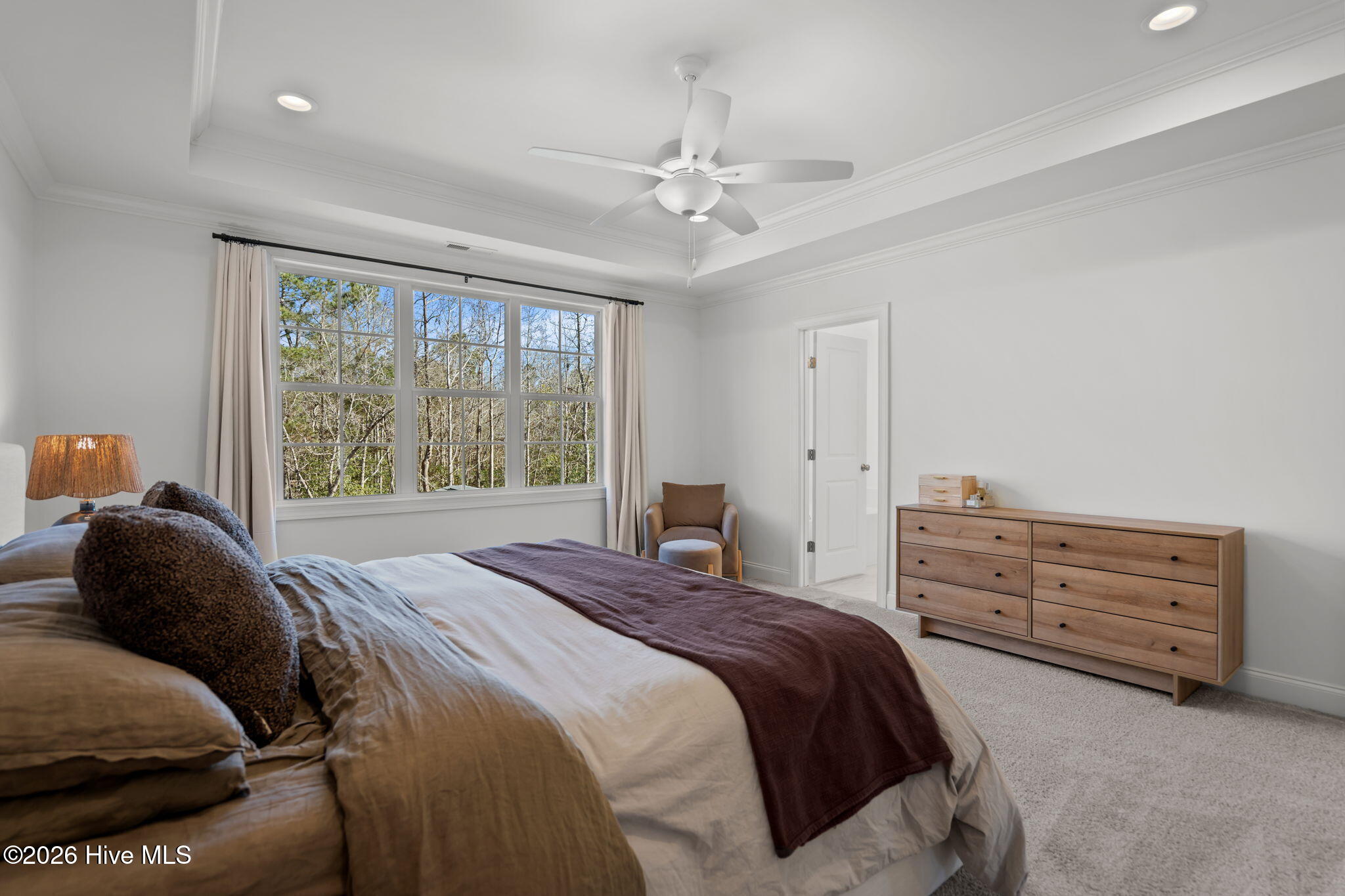 100552740 | Photo 28