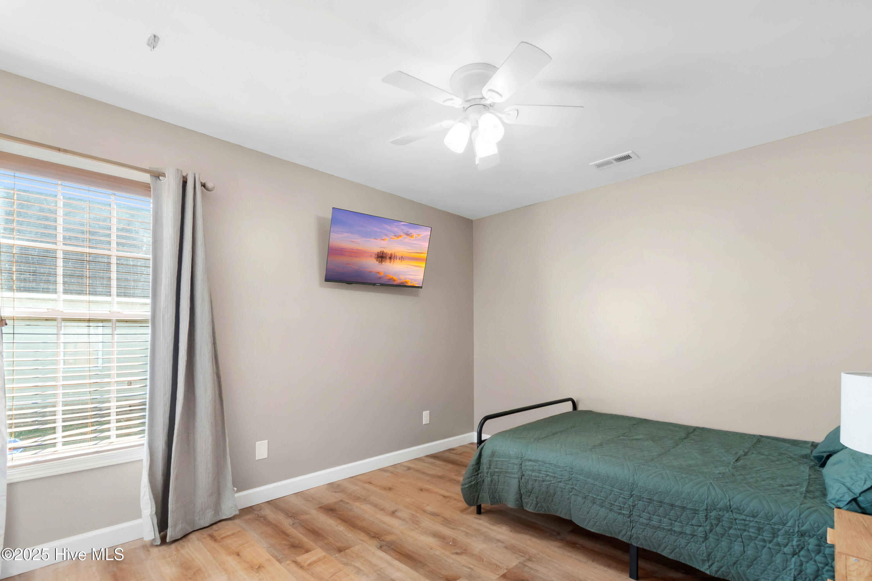 100542799 | Photo 21