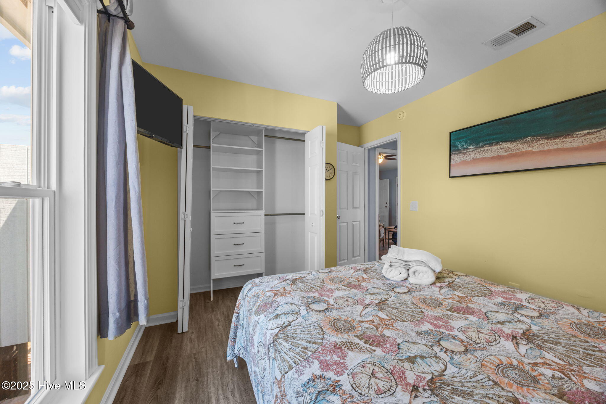 100528402 | Photo 27