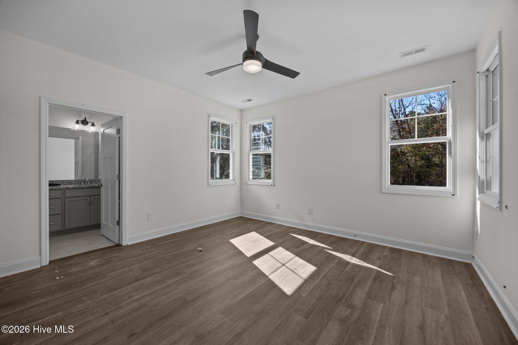 100528707 | Photo 20