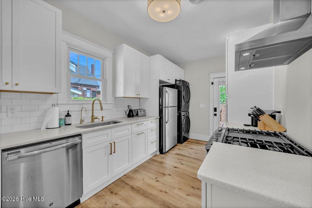 100568579 | Photo 11