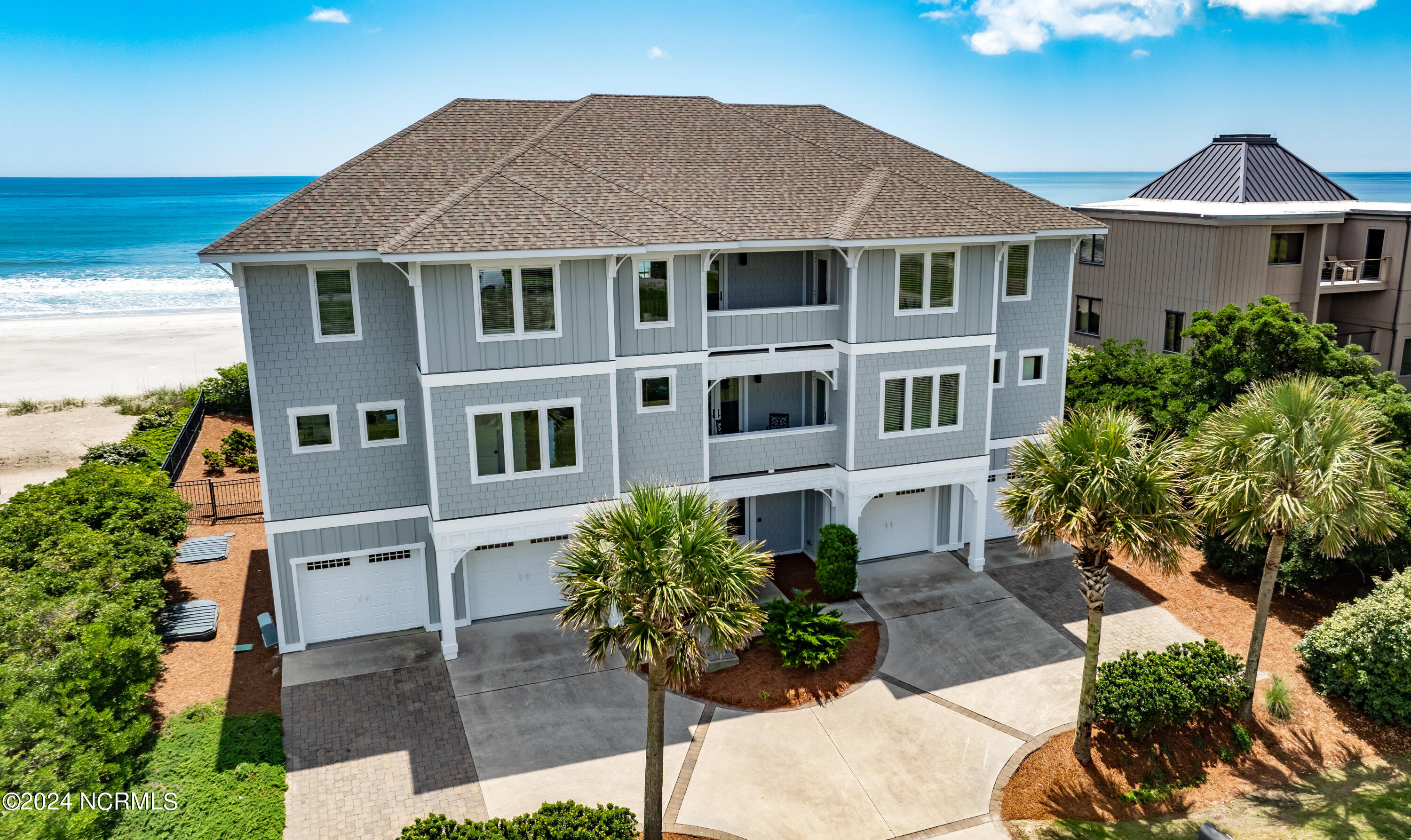 100498351 | Photo 62