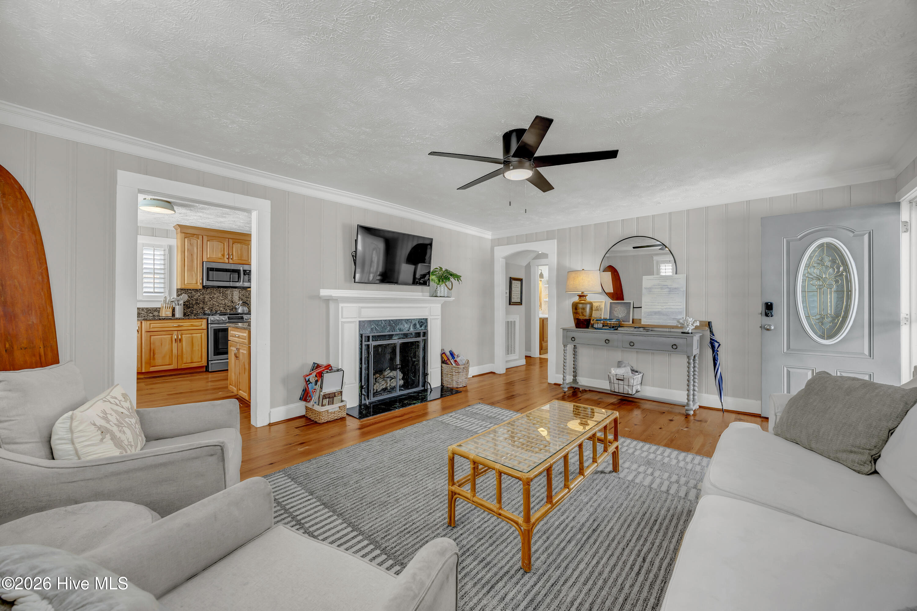 100559910 | Photo 11