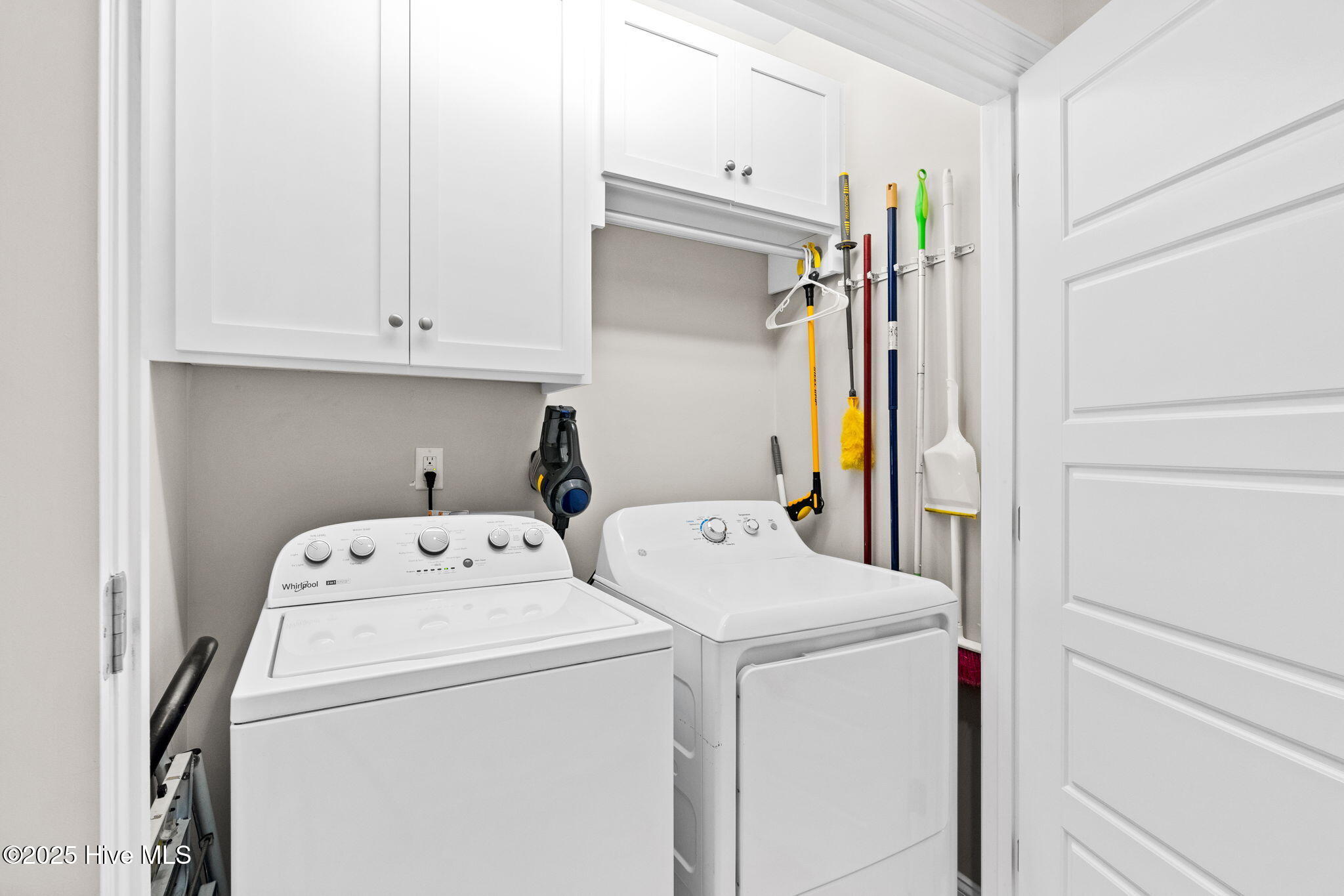 100566861 | Photo 31