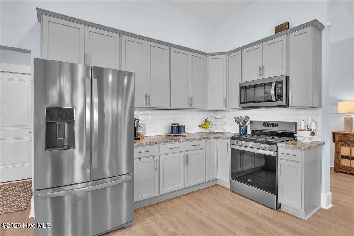 100569276 | Photo 18