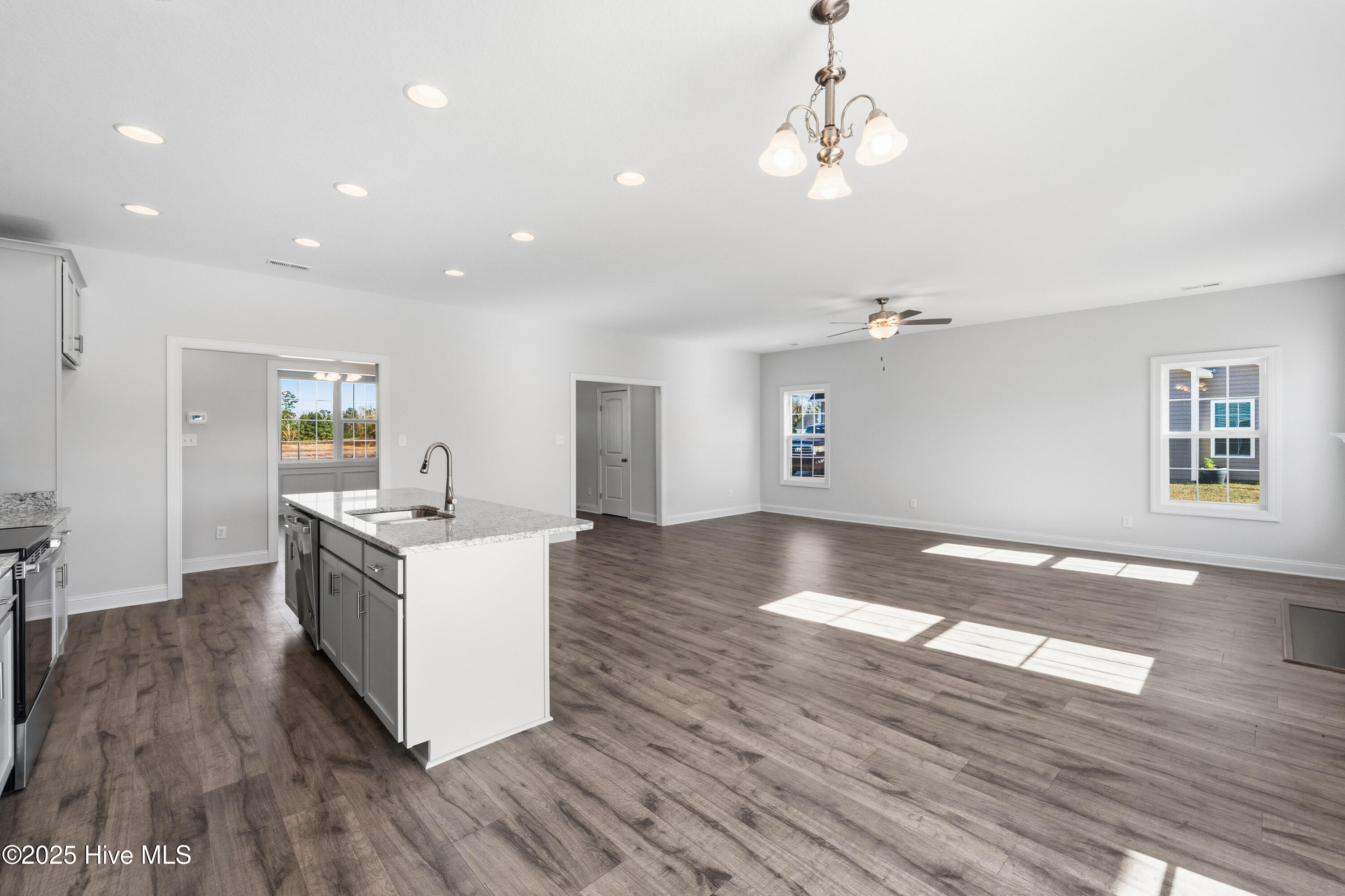 100507195 | Photo 10