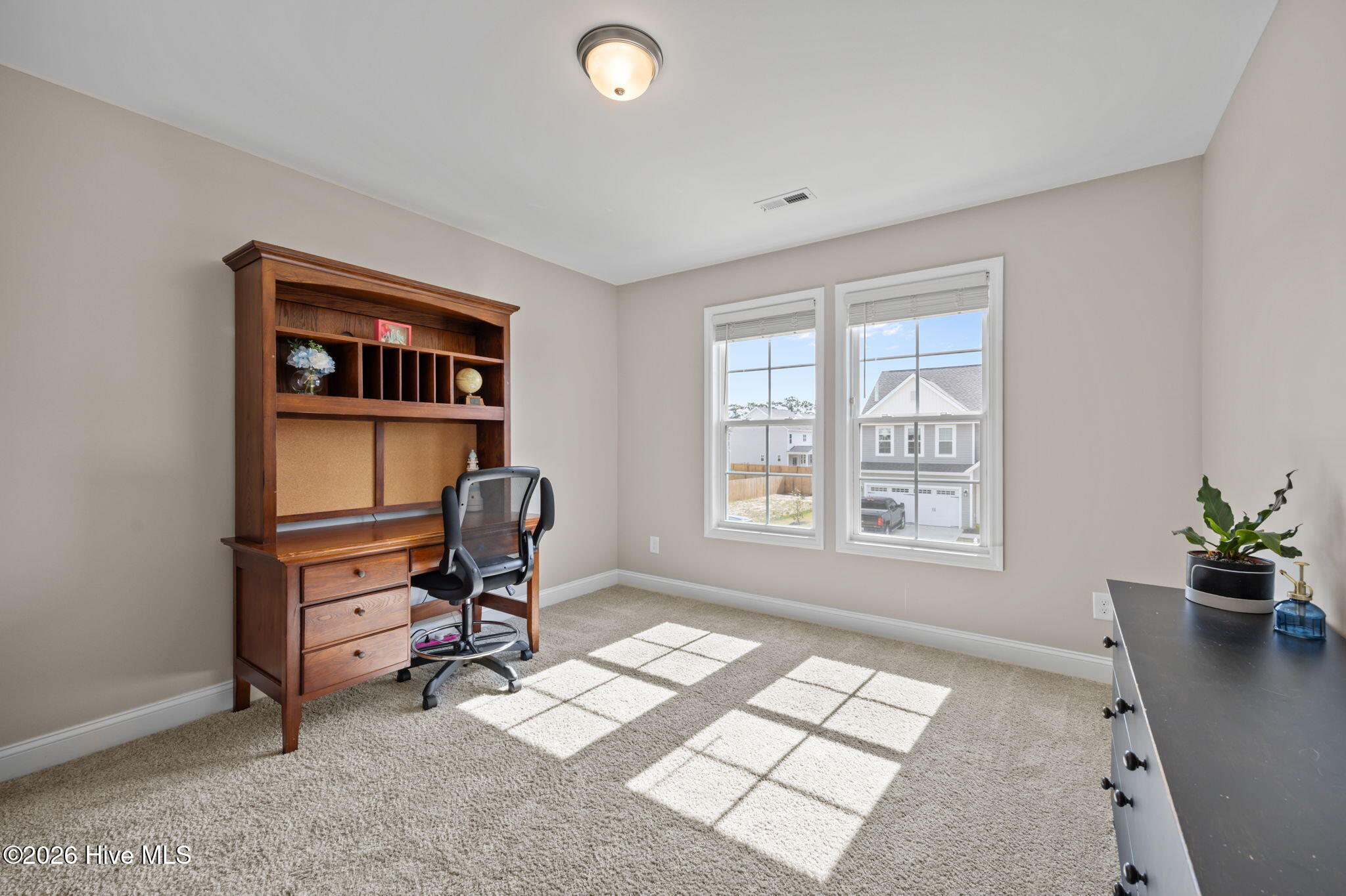 100561827 | Photo 26