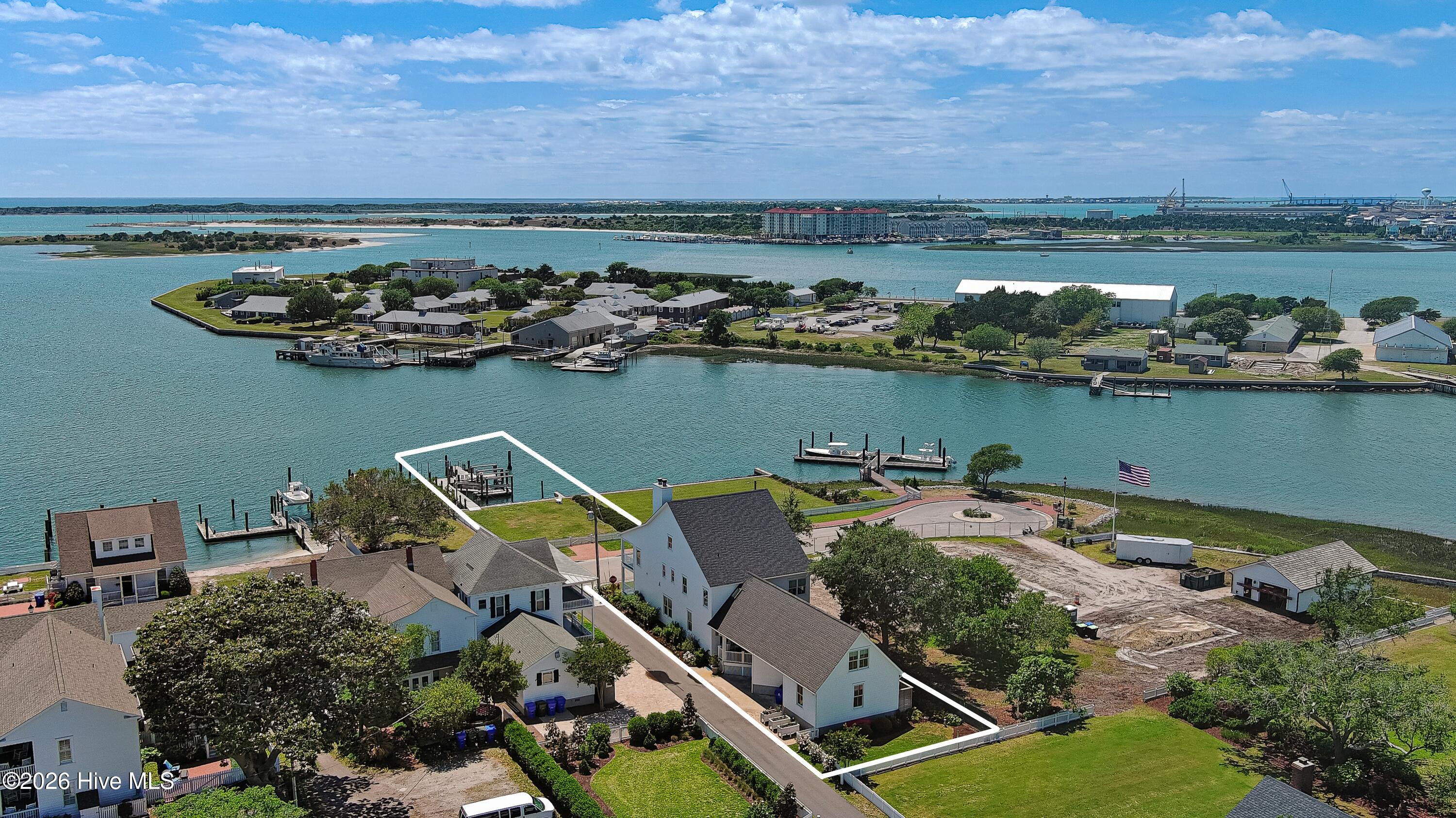 102 & 113 Front Street,Beaufort