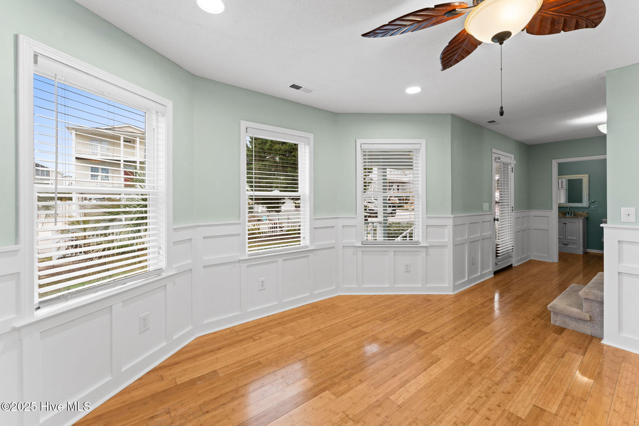 100544546 | Photo 15