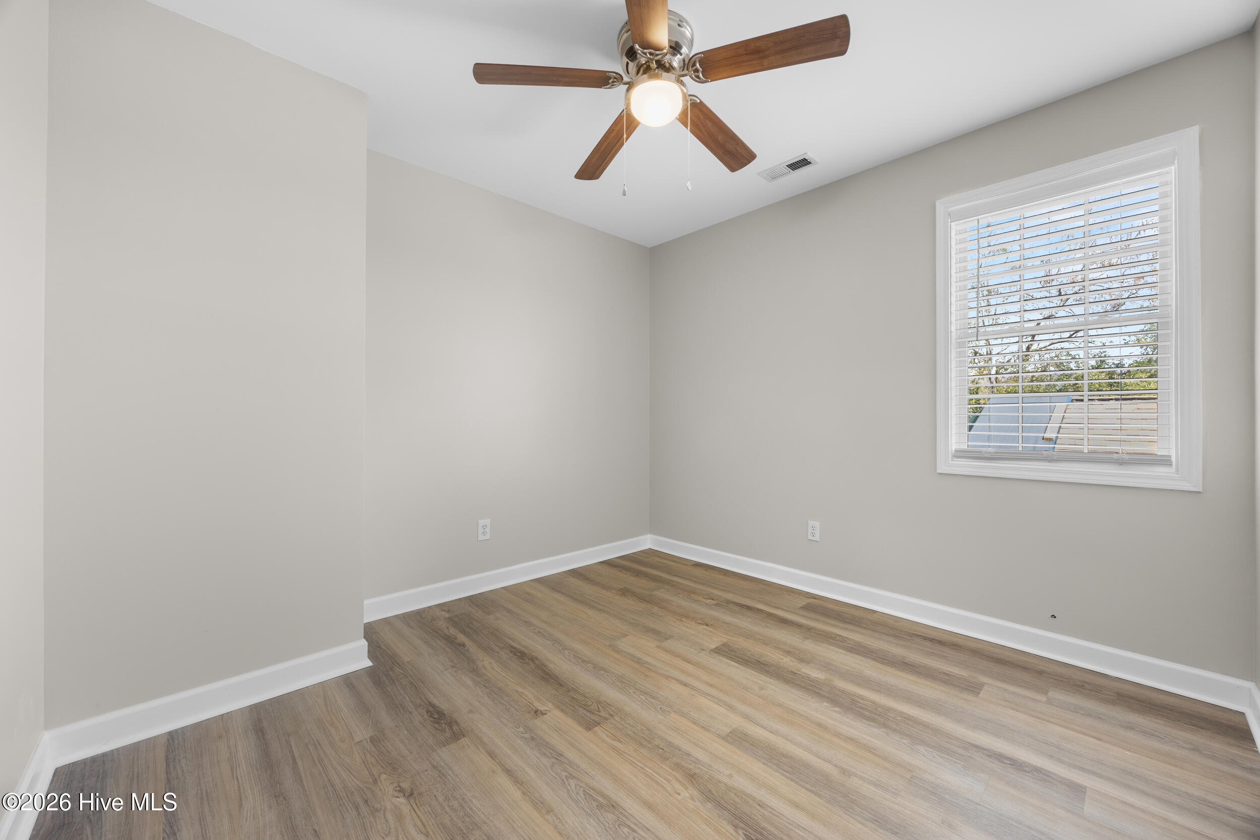 100558916 | Photo 31