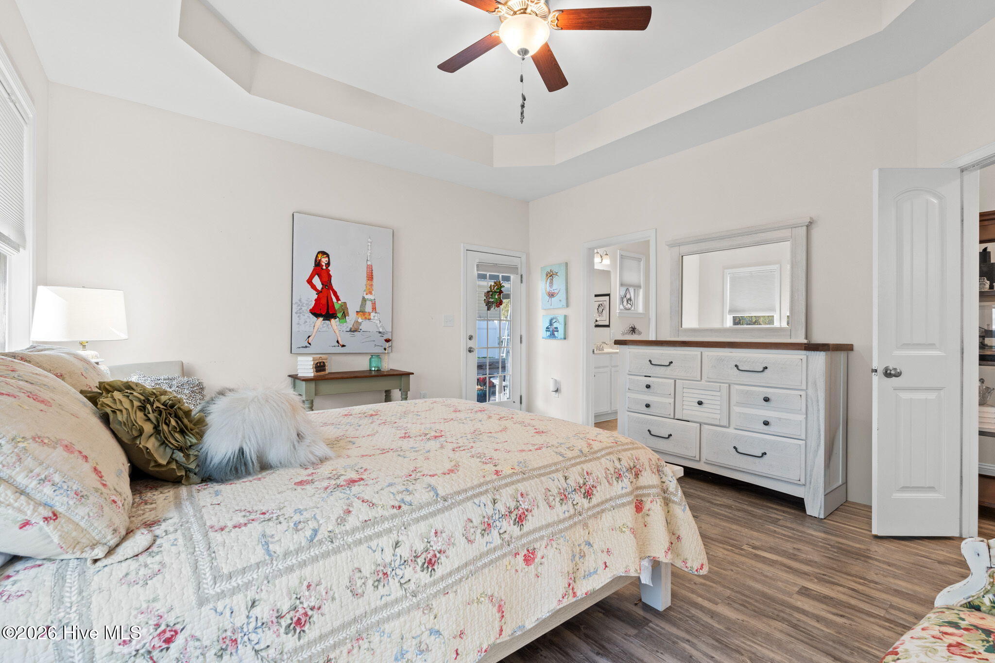 100564340 | Photo 22