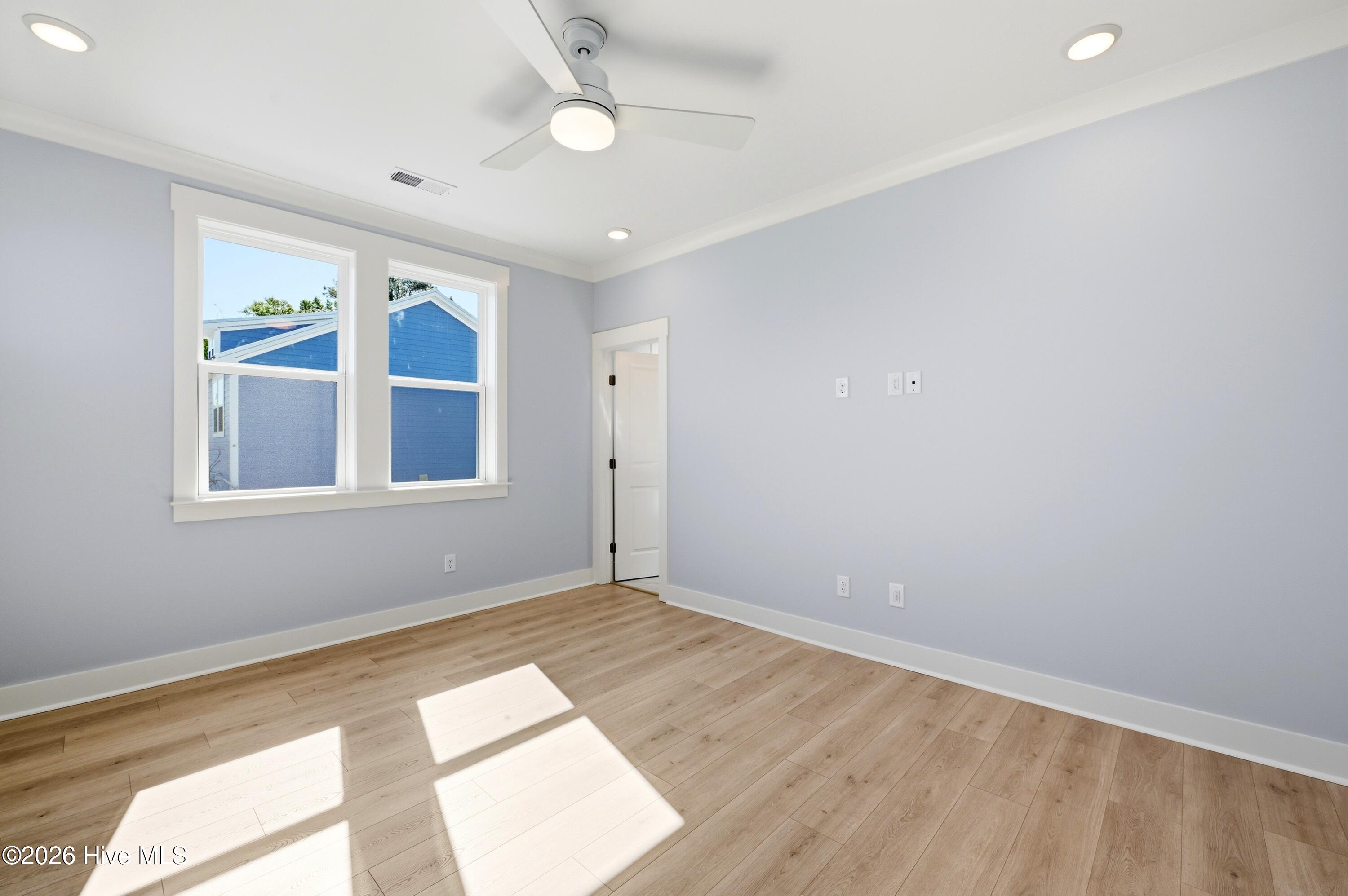 100566798 | Photo 20