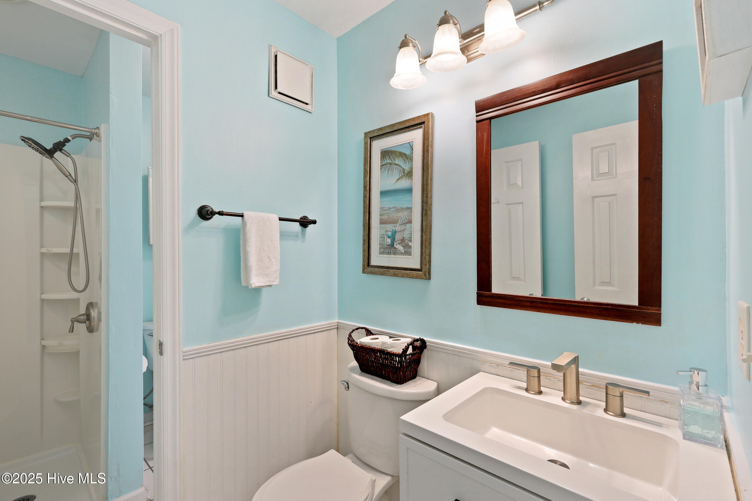 100534388 | Photo 24