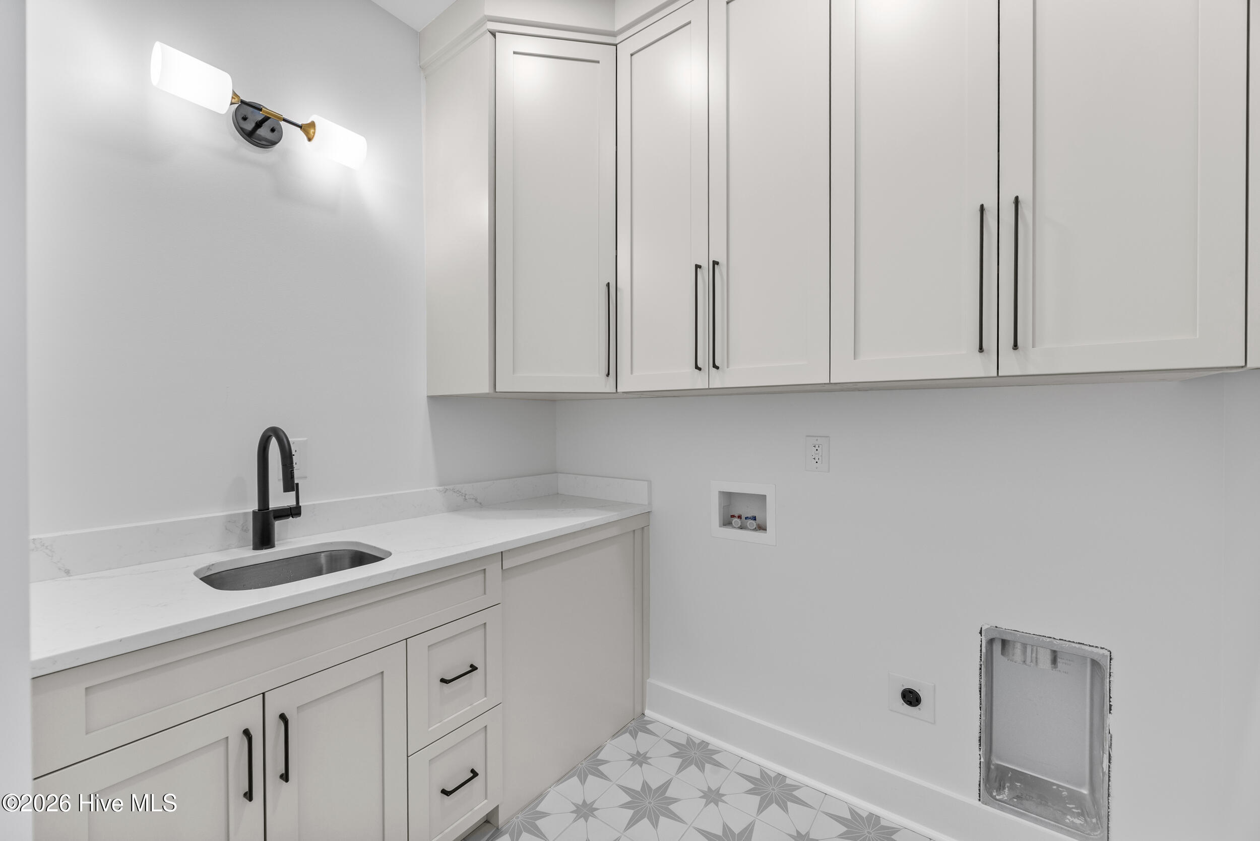 100567625 | Photo 14