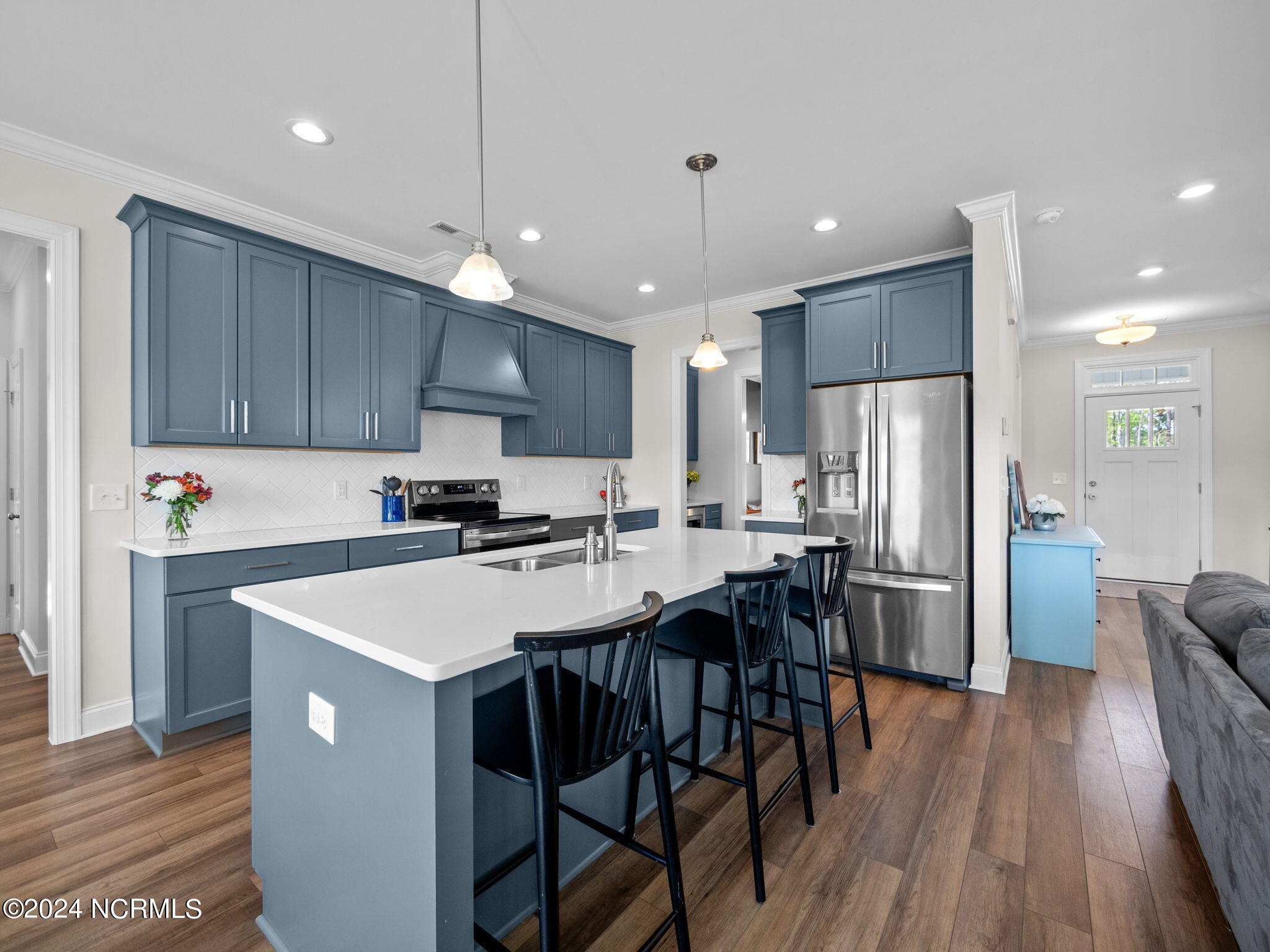 100564984 | Photo 15