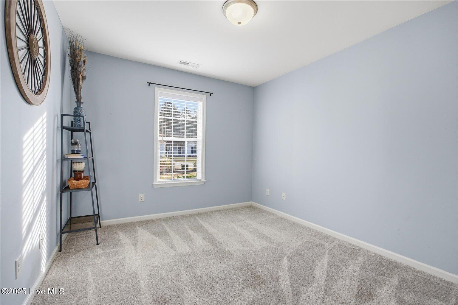 100543351 | Photo 38