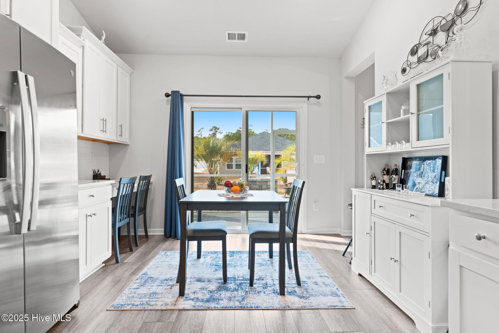 100545936 | Photo 13