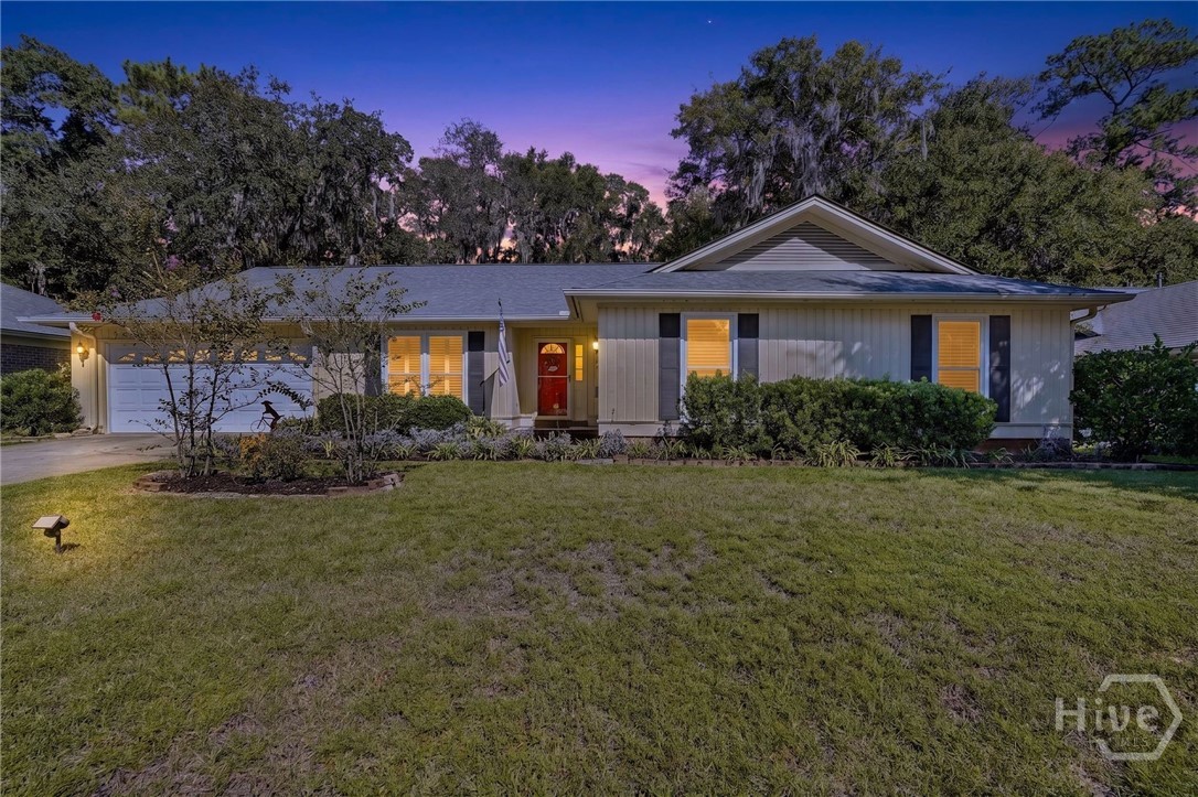 Photo 2 of Single family home for sale at 928 Moss Dr, Savannah, GA 31410 | MLS# SA365392 | Listing updated on 2026-10-09