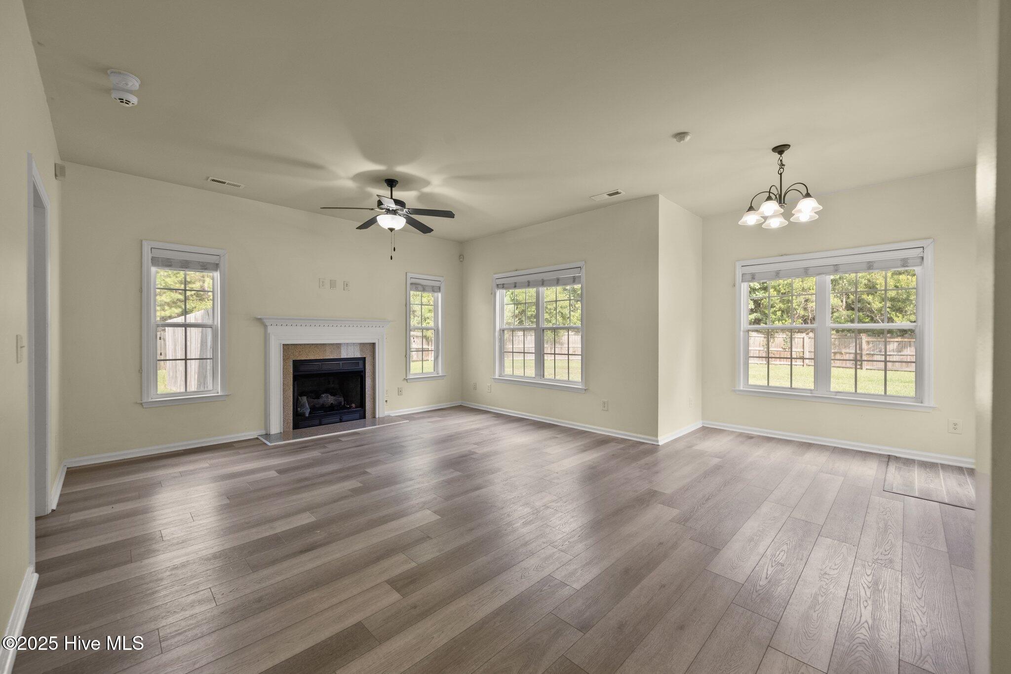 6-web-or-mls-_Z728511