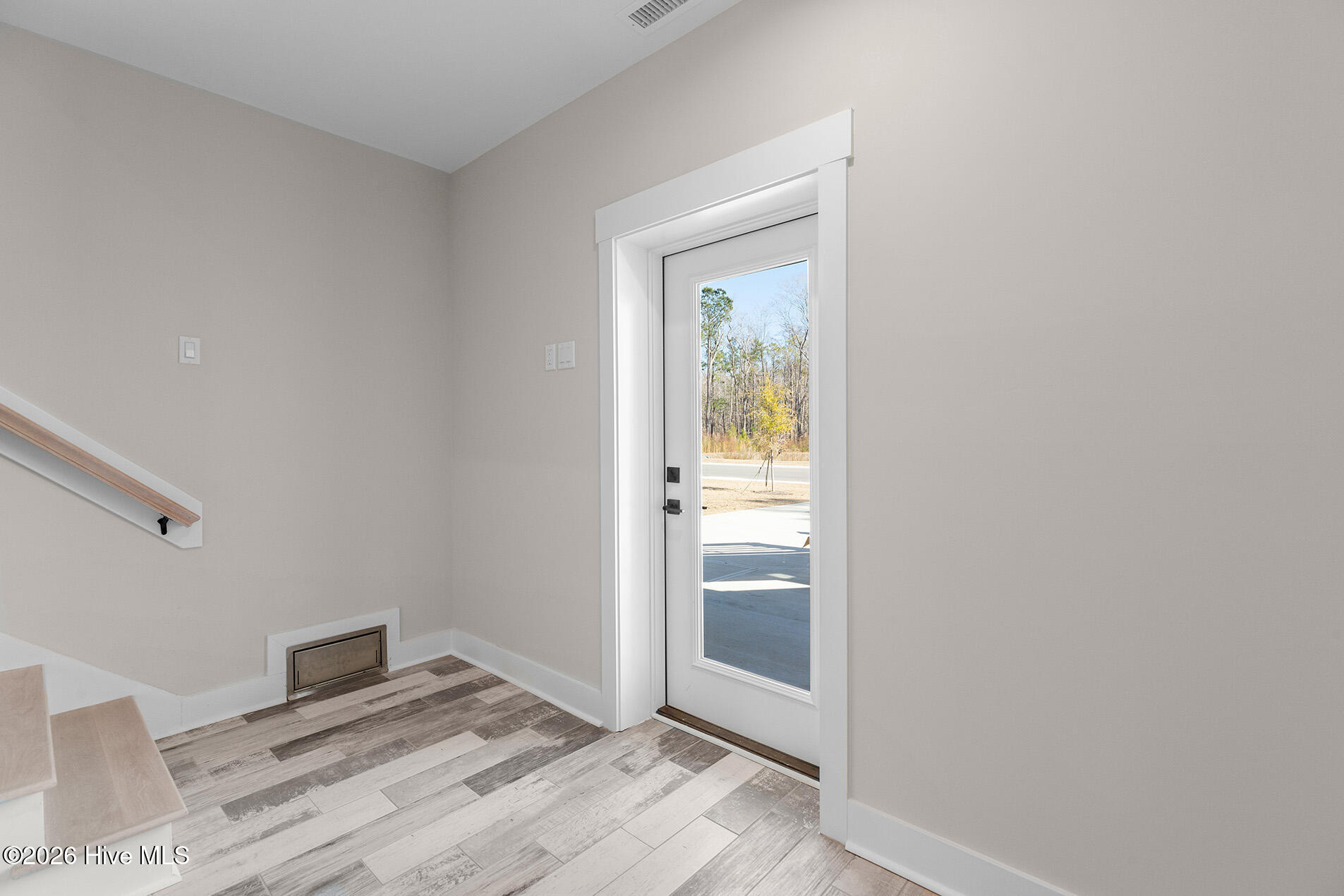 100555900 | Photo 44