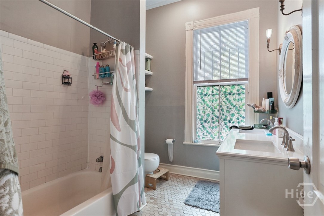 207 W 38th Street