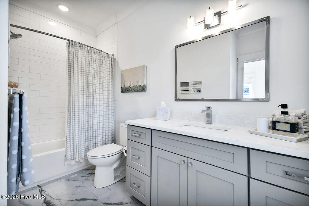 100561148 | Photo 27