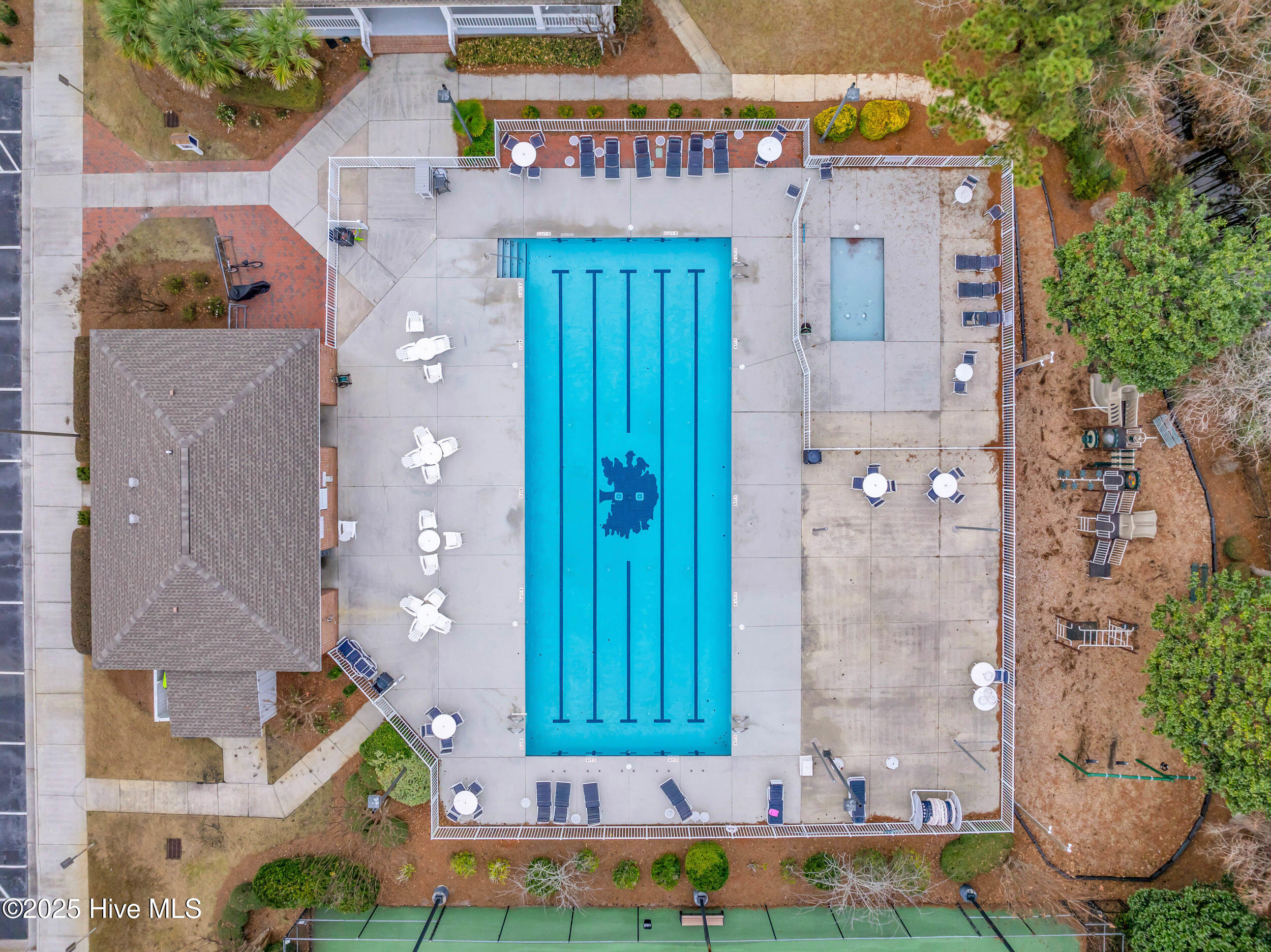 100544090 | Photo 25