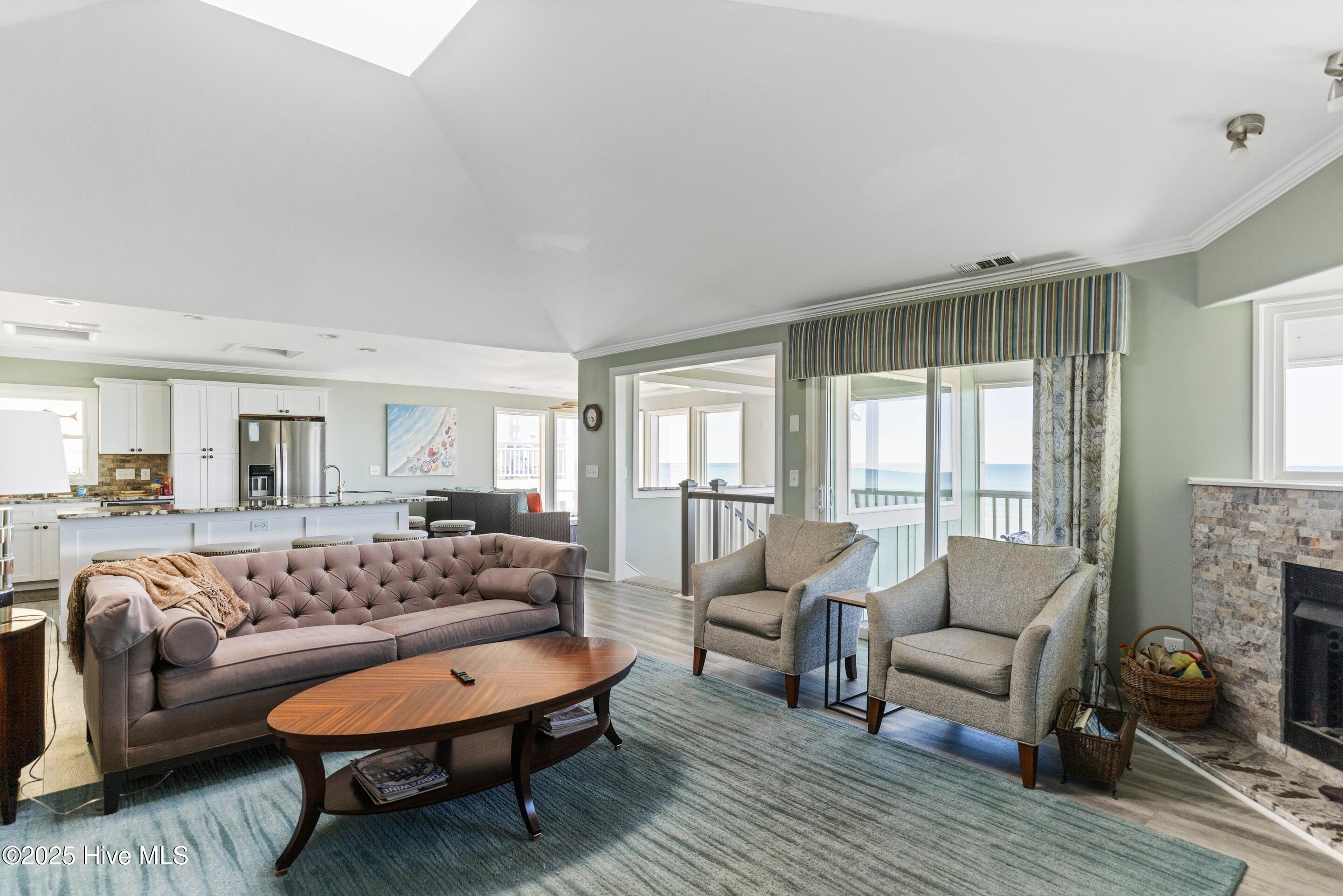 100539934 | Photo 14