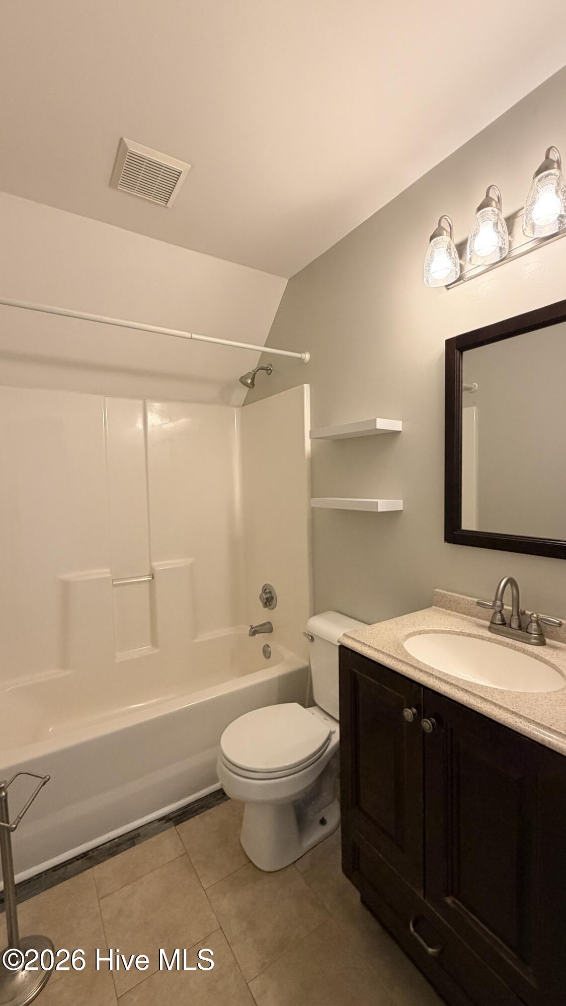 100569360 | Photo 15