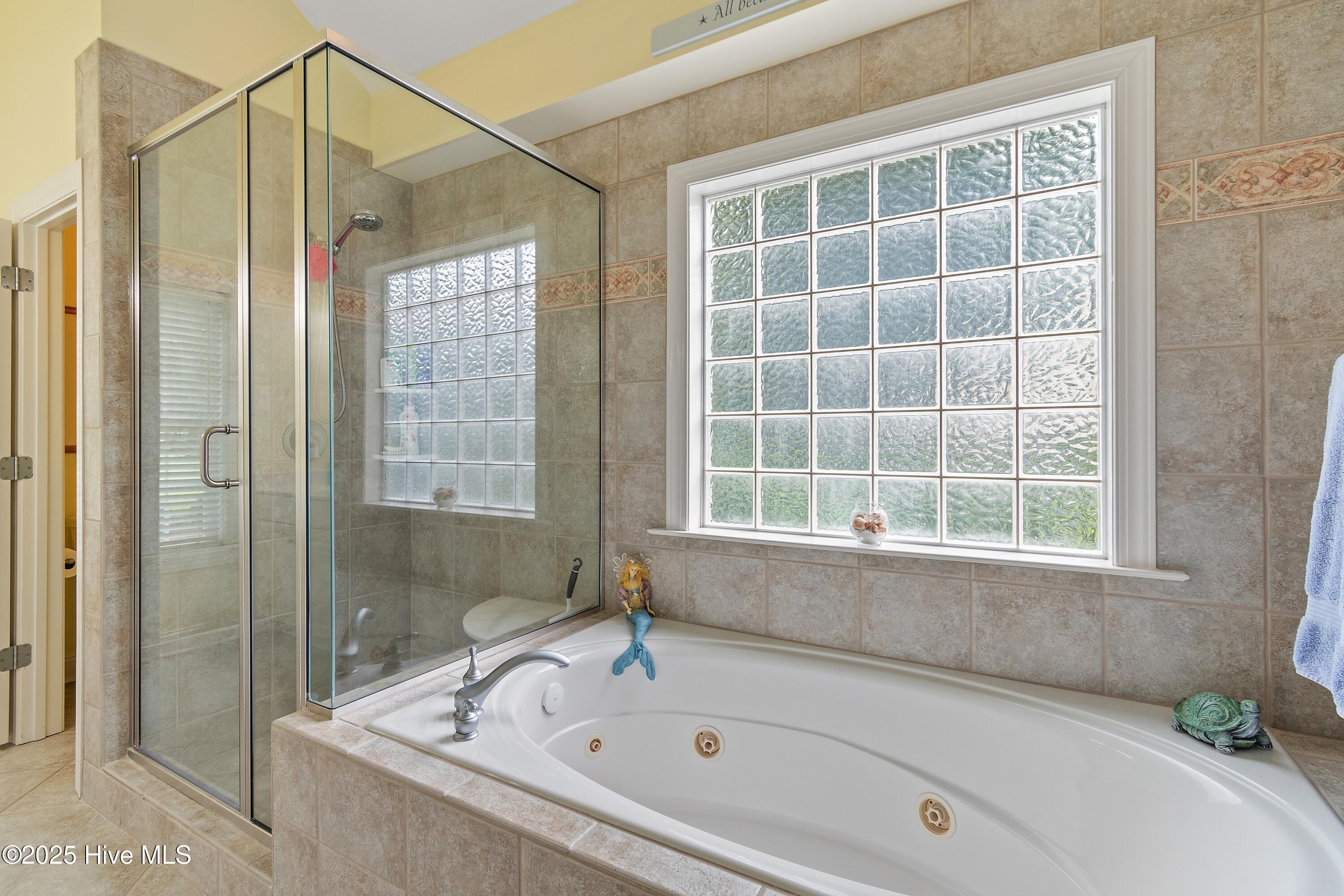 100512270 | Photo 29