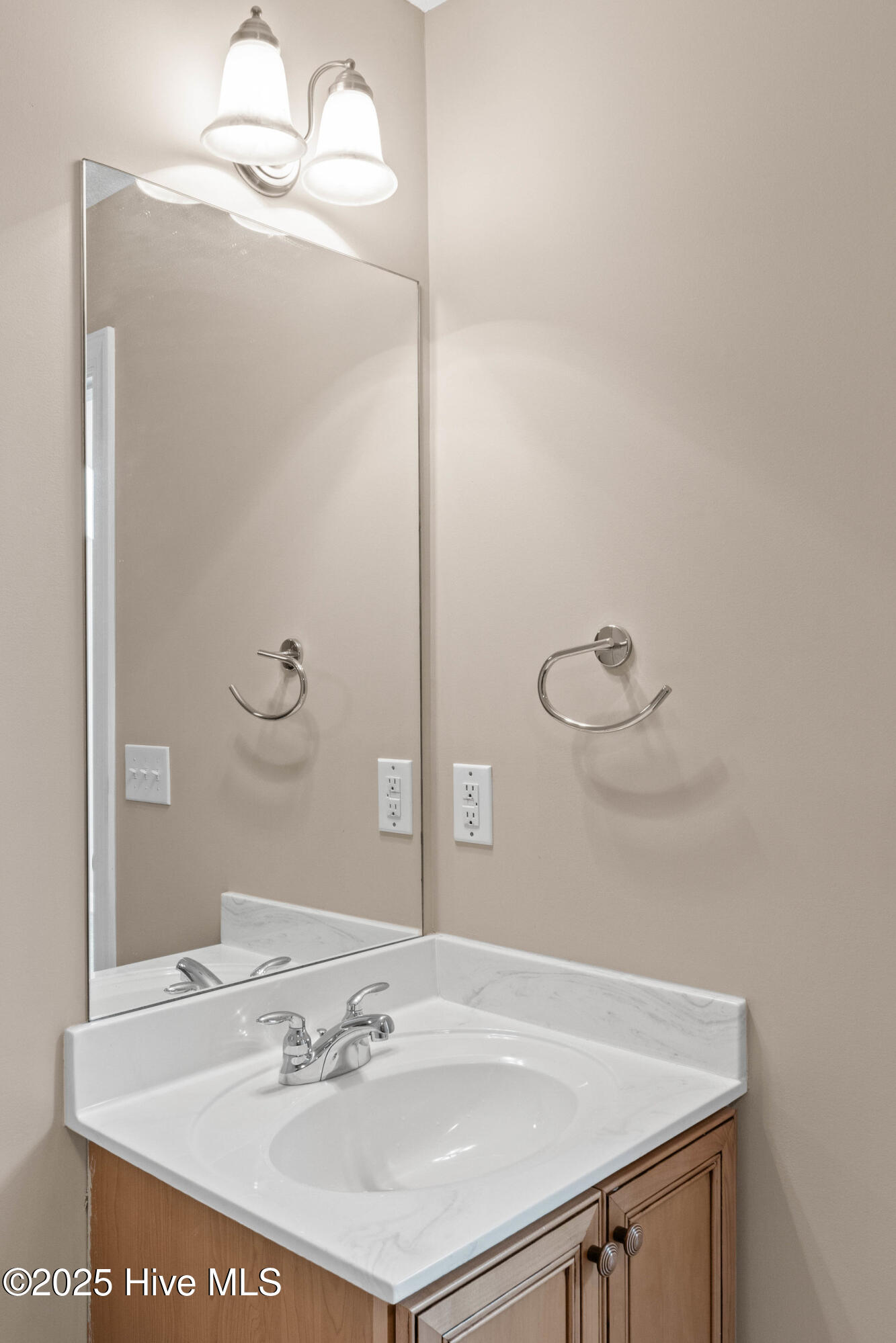 100547919 | Photo 43