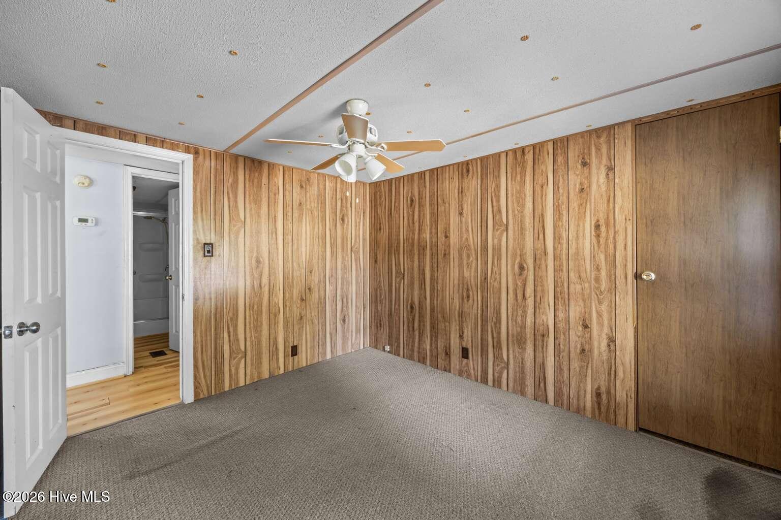 100550167 | Photo 15